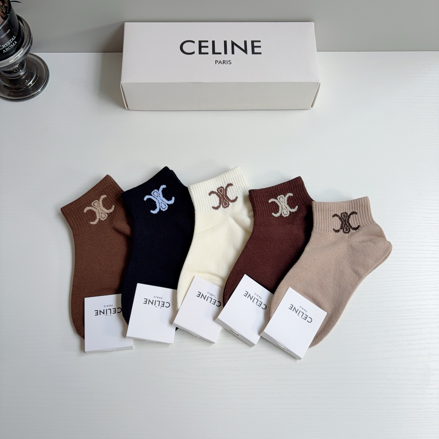 配包装CELINE（赛琳）网红爆款发箍，佩戴舒适无压力，造型搭配必备！非常时尚百搭！女神必备！名媛范儿。