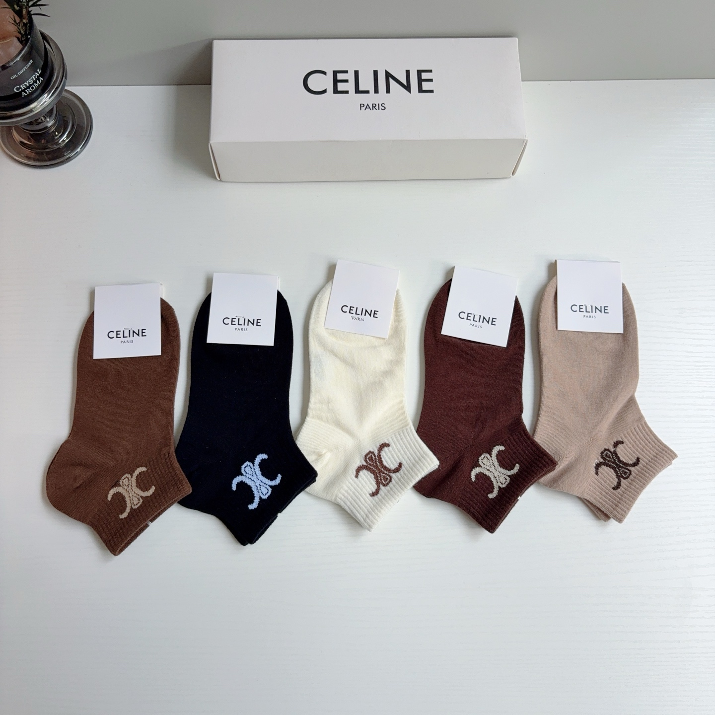 配包装CELINE（赛琳）网红爆款发箍，佩戴舒适无压力，造型搭配必备！非常时尚百搭！女神必备！名媛范儿。