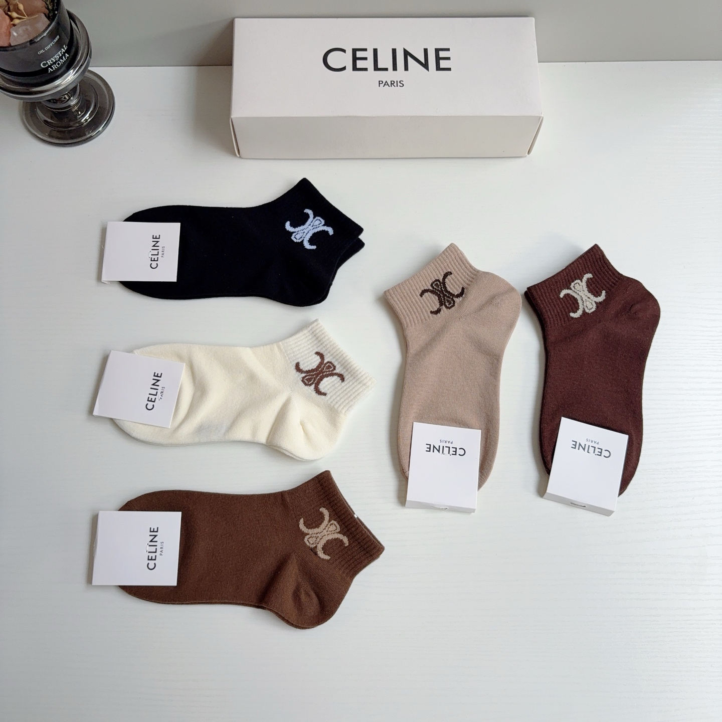 配包装CELINE（赛琳）网红爆款发箍，佩戴舒适无压力，造型搭配必备！非常时尚百搭！女神必备！名媛范儿。