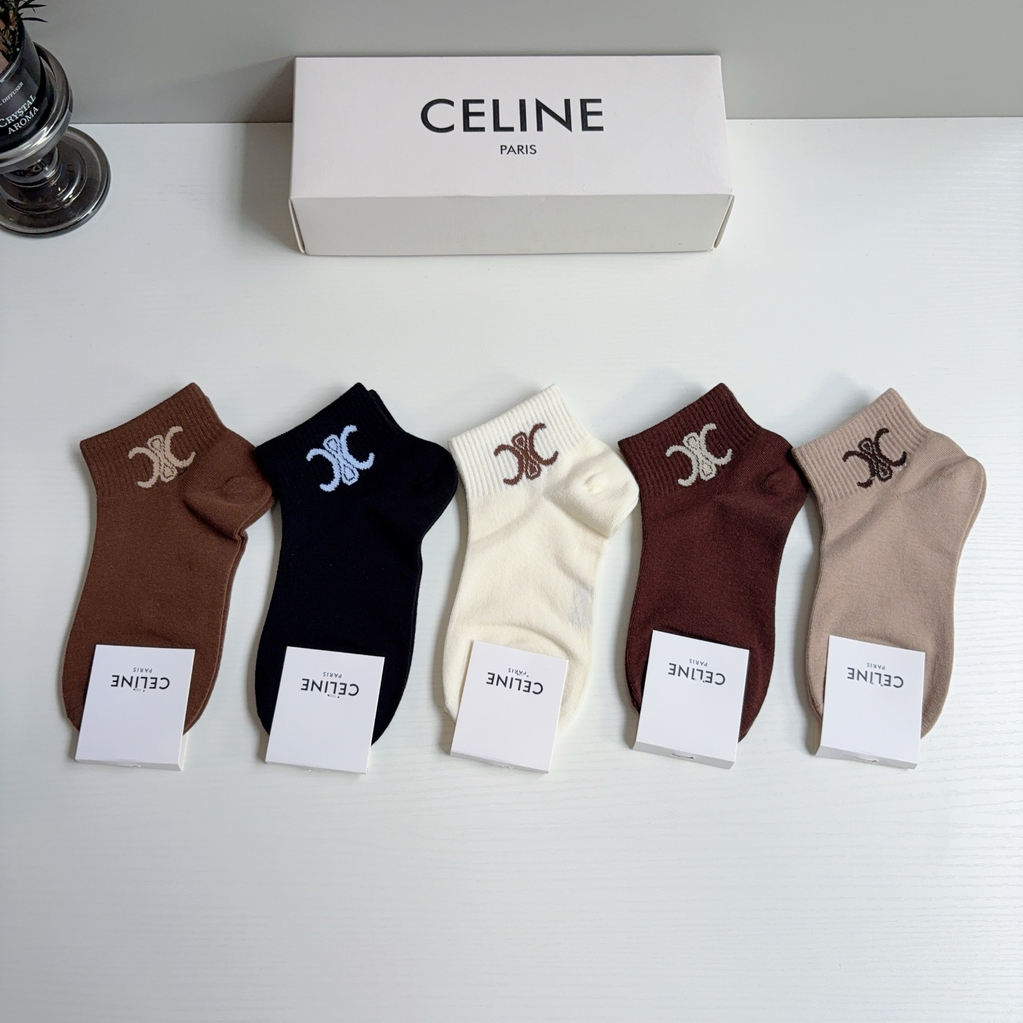 配包装CELINE（赛琳）网红爆款发箍，佩戴舒适无压力，造型搭配必备！非常时尚百搭！女神必备！名媛范儿。