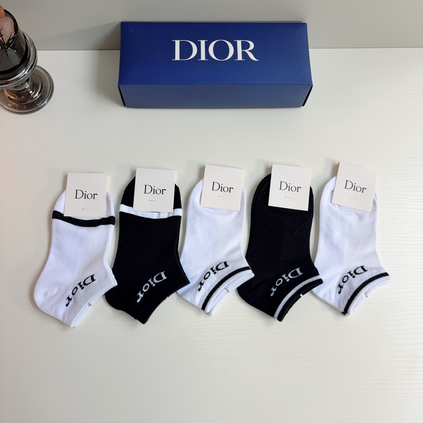 配包装（一盒5双） Dior 迪奥 新款螺口袜子纯棉面料，经典Ｄ字母图案，专柜同步短筒袜子，💛大牌出街，
