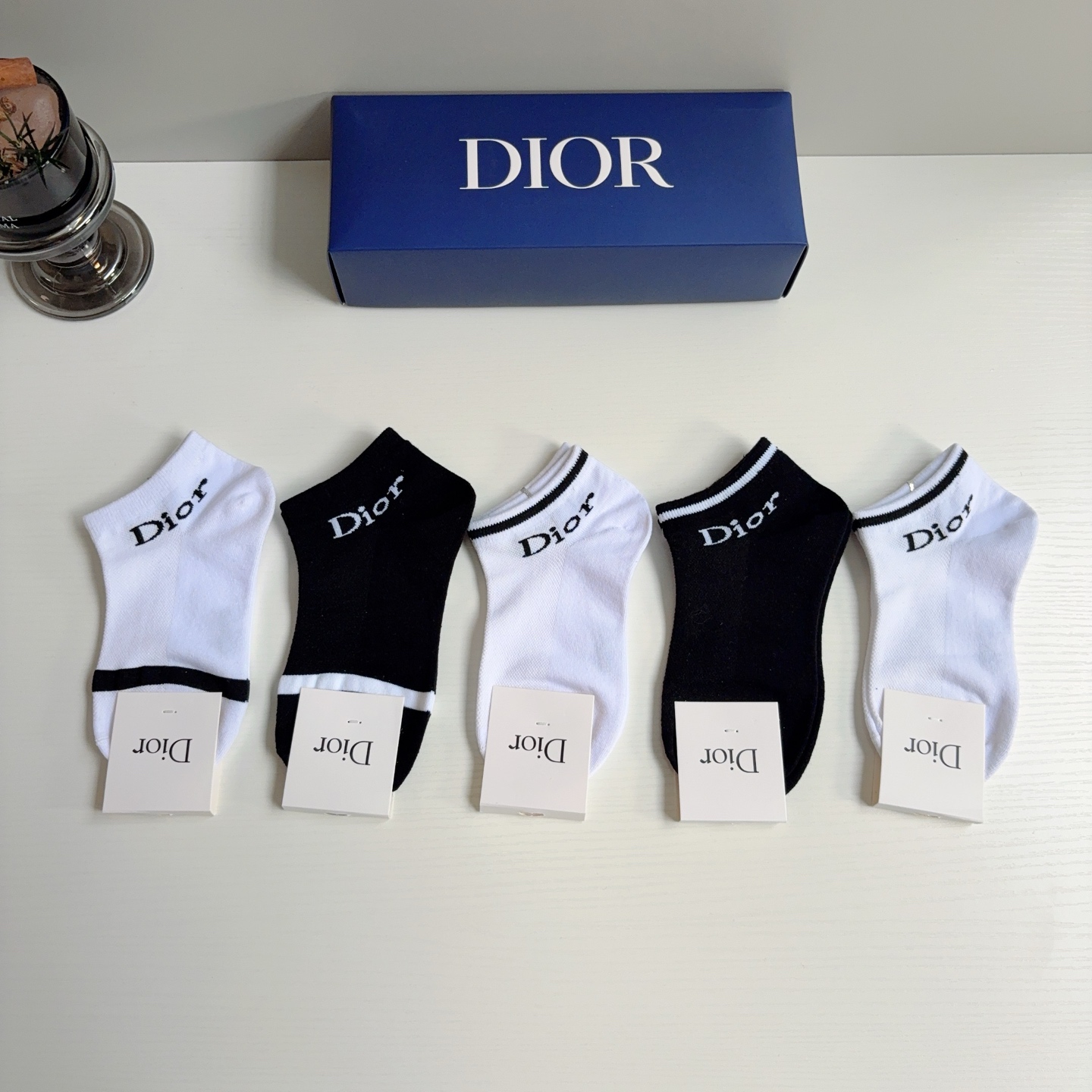 配包装（一盒5双） Dior 迪奥 新款螺口袜子纯棉面料，经典Ｄ字母图案，专柜同步短筒袜子，💛大牌出街，
