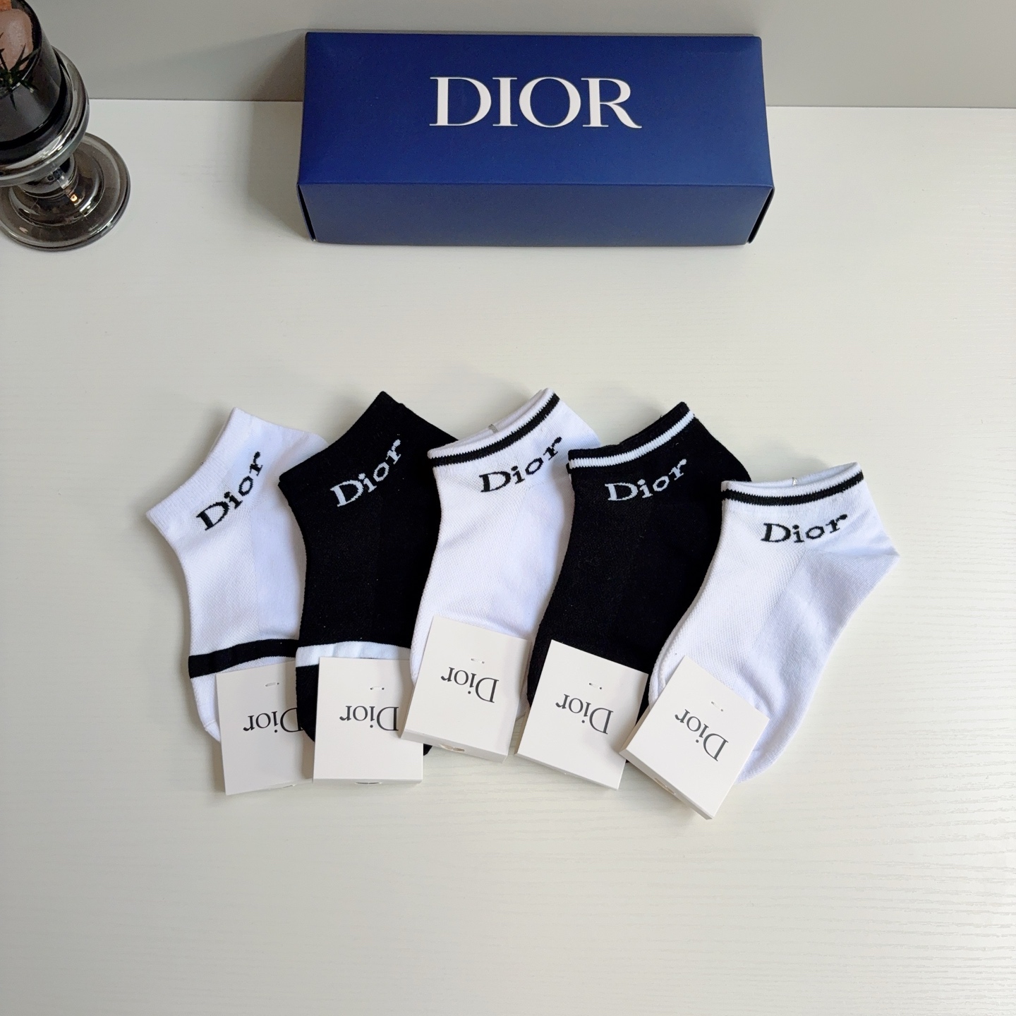 配包装（一盒5双） Dior 迪奥 新款螺口袜子纯棉面料，经典Ｄ字母图案，专柜同步短筒袜子，💛大牌出街，