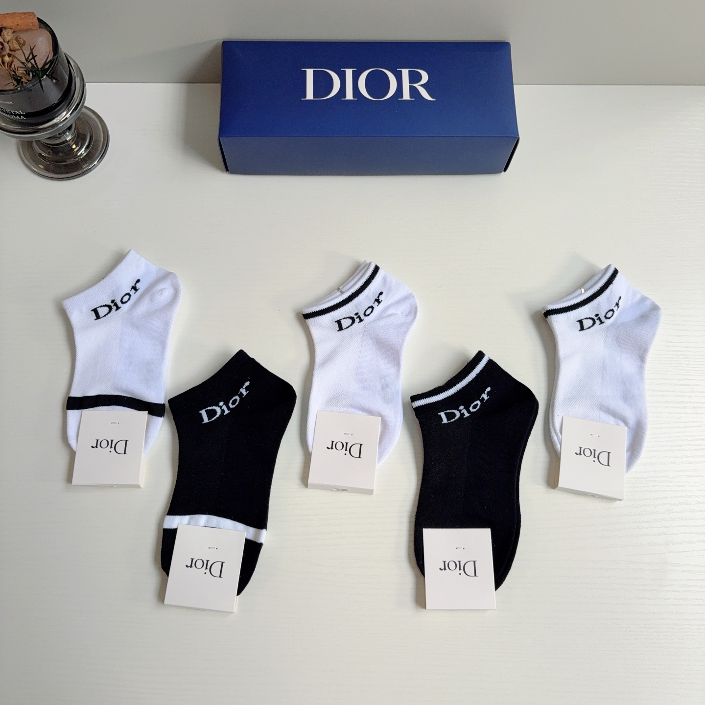 配包装（一盒5双） Dior 迪奥 新款螺口袜子纯棉面料，经典Ｄ字母图案，专柜同步短筒袜子，💛大牌出街，