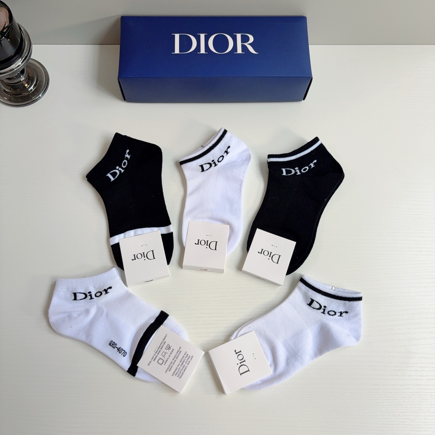 配包装（一盒5双） Dior 迪奥 新款螺口袜子纯棉面料，经典Ｄ字母图案，专柜同步短筒袜子，💛大牌出街，