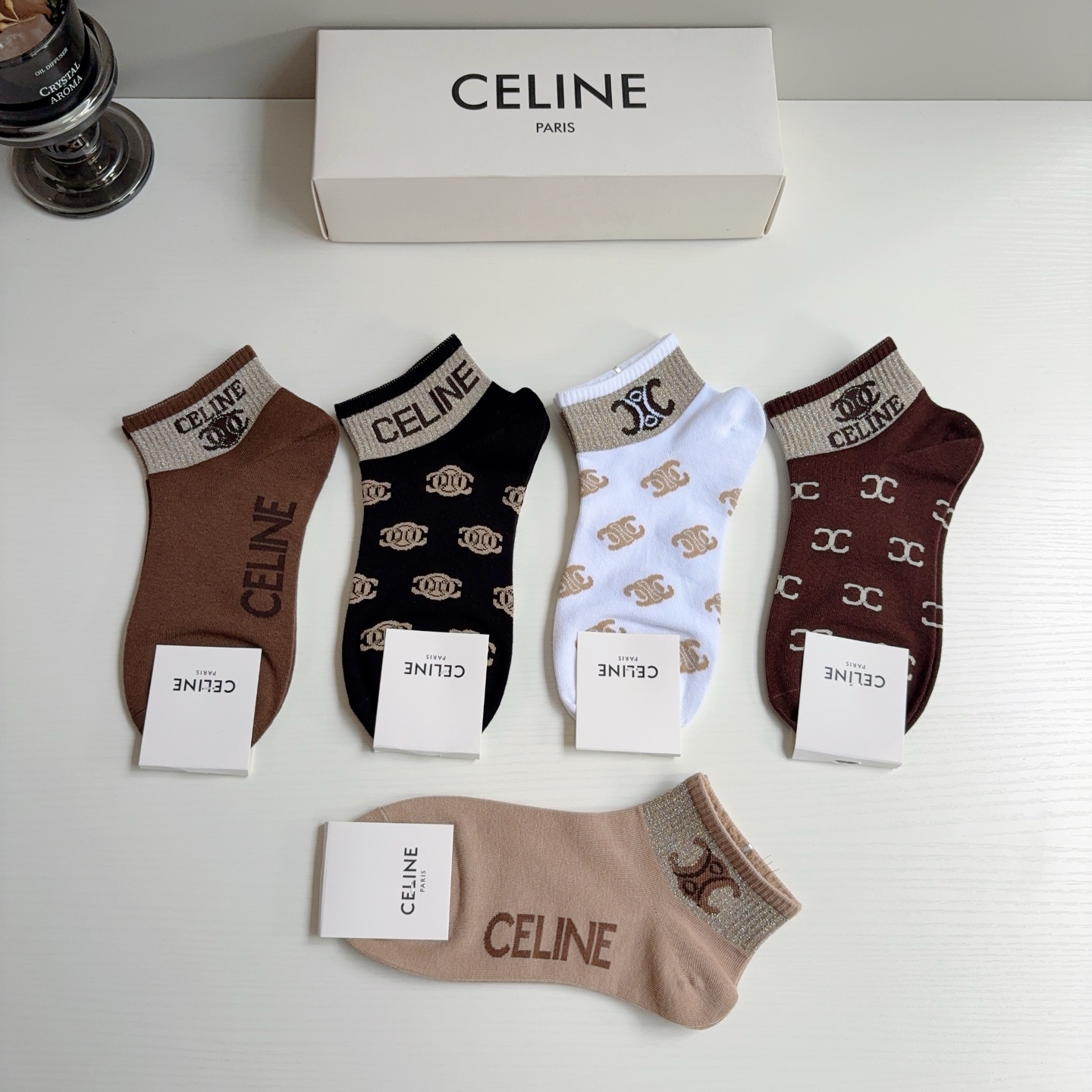 配包装CELINE（赛琳）网红爆款发箍，佩戴舒适无压力，造型搭配必备！非常时尚百搭！女神必备！名媛范儿。