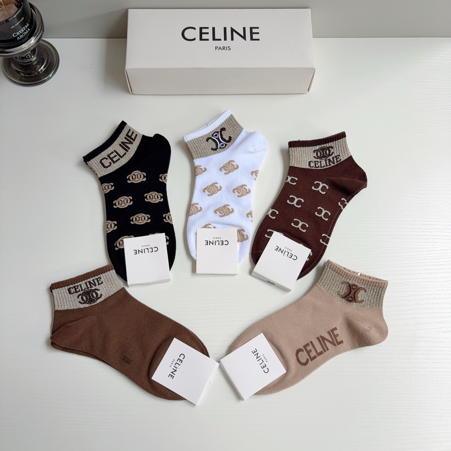 配包装CELINE（赛琳）网红爆款发箍，佩戴舒适无压力，造型搭配必备！非常时尚百搭！女神必备！名媛范儿。