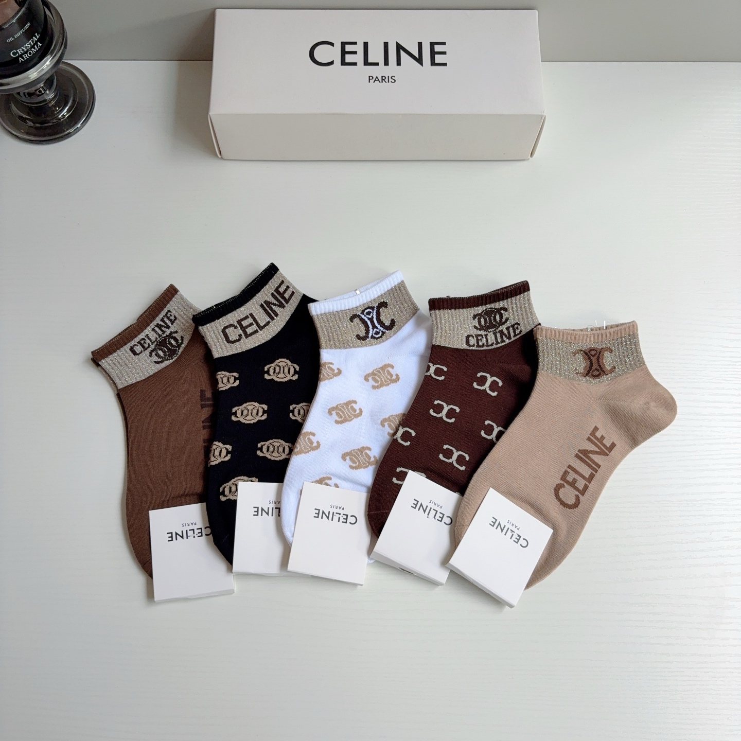 配包装CELINE（赛琳）网红爆款发箍，佩戴舒适无压力，造型搭配必备！非常时尚百搭！女神必备！名媛范儿。