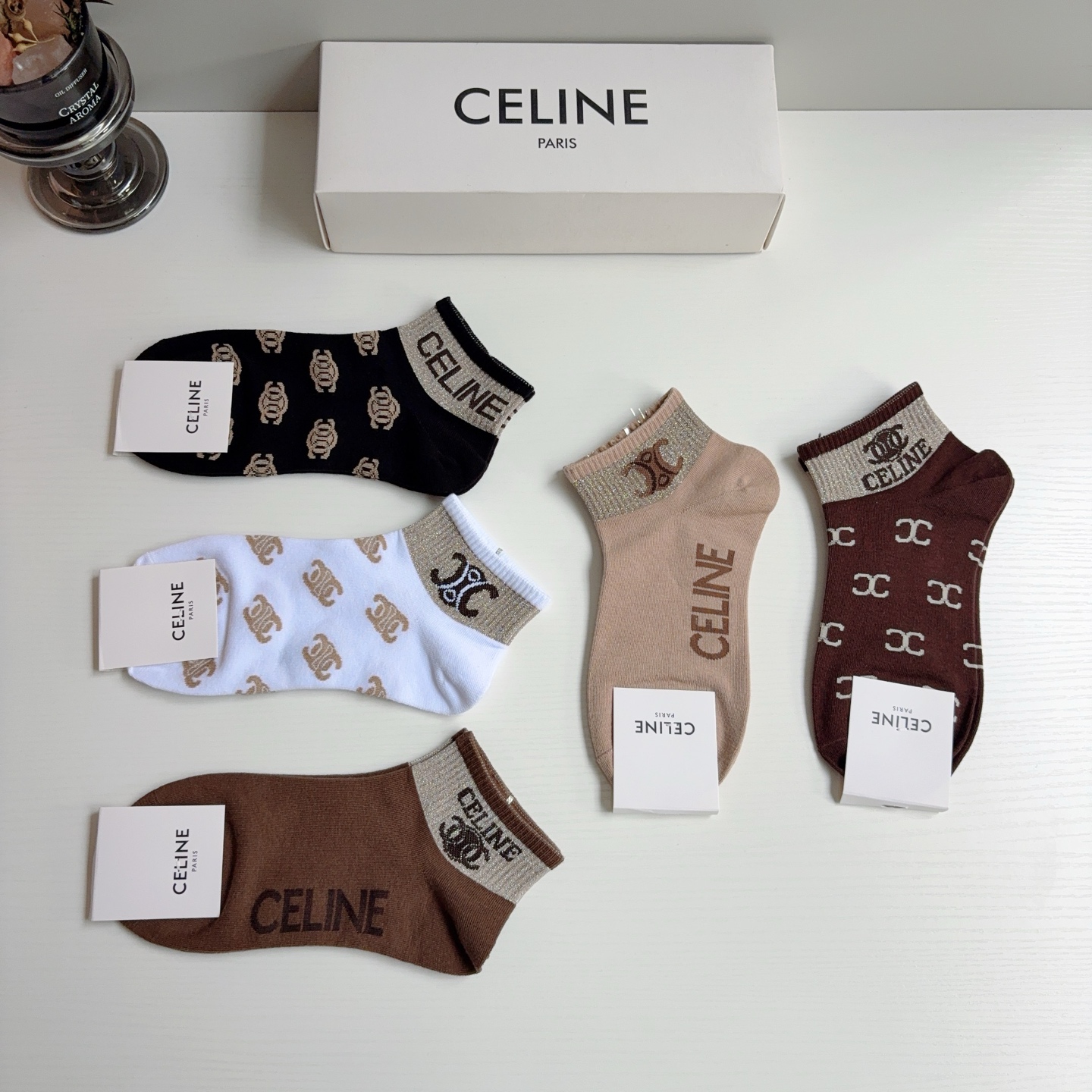 配包装CELINE（赛琳）网红爆款发箍，佩戴舒适无压力，造型搭配必备！非常时尚百搭！女神必备！名媛范儿。