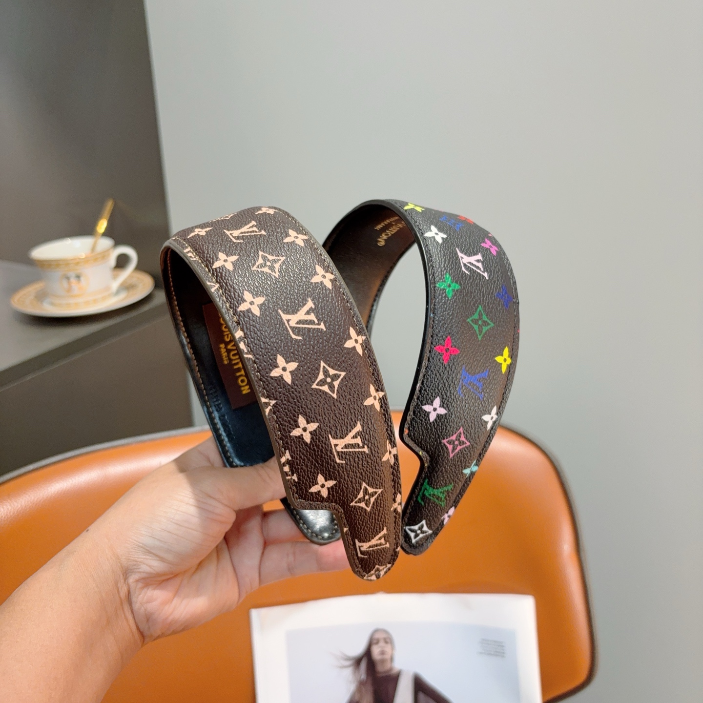 NO:941819,Comes with packaging Louis Vuitton LV high version super popular official website new presbyopia headband headband hairpins, hairpins, louis vuitton, louis vuitton, hairpins19860909配包装 路易威登 LV 高版本超火爆官网新款老花发箍 头箍发夹,发夹,louis vuitton,louis vuitton,hairpins,accessory