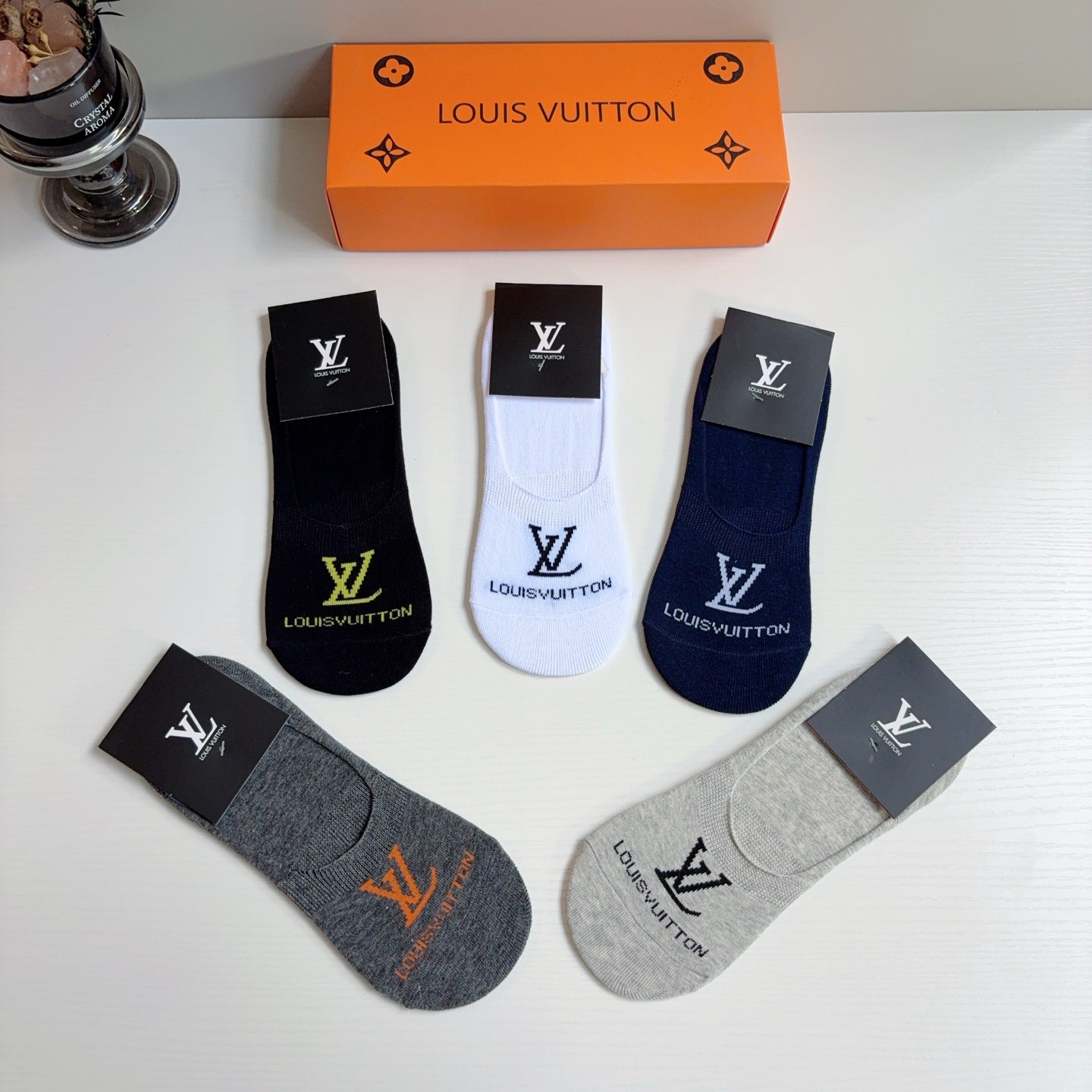 配包装（一盒5双）  LV  路易威登 经典字母短款船袜 纯棉面料，潮人必备款袜子 个性时尚百搭款，你值得拥有！