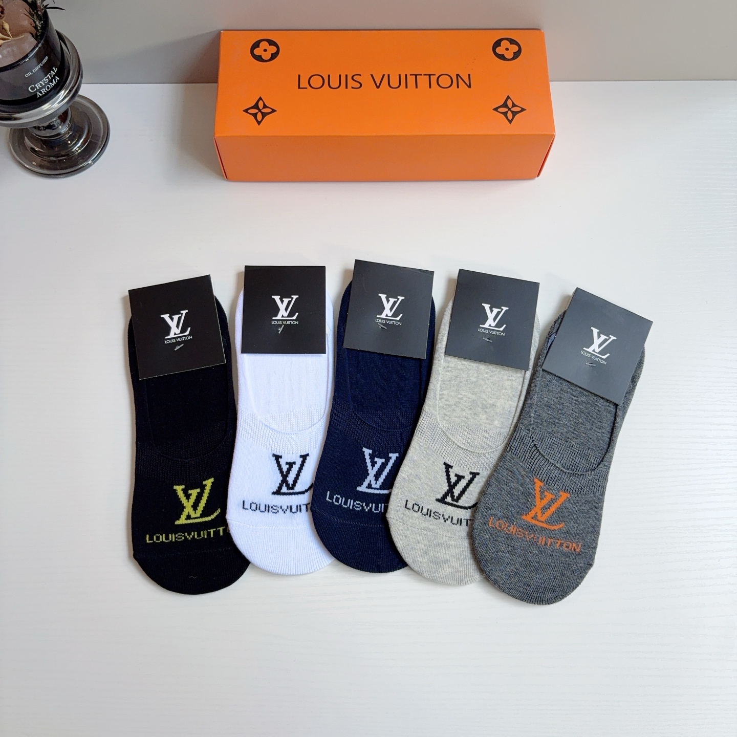 配包装（一盒5双）  LV  路易威登 经典字母短款船袜 纯棉面料，潮人必备款袜子 个性时尚百搭款，你值得拥有！