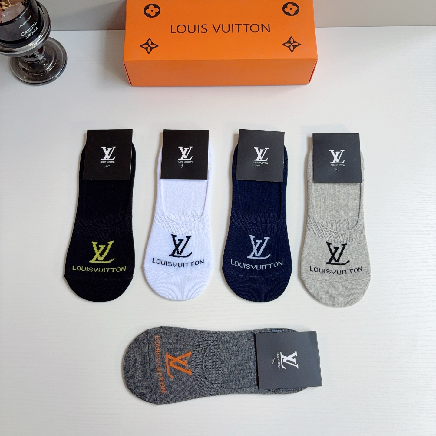 配包装（一盒5双）  LV  路易威登 经典字母短款船袜 纯棉面料，潮人必备款袜子 个性时尚百搭款，你值得拥有！