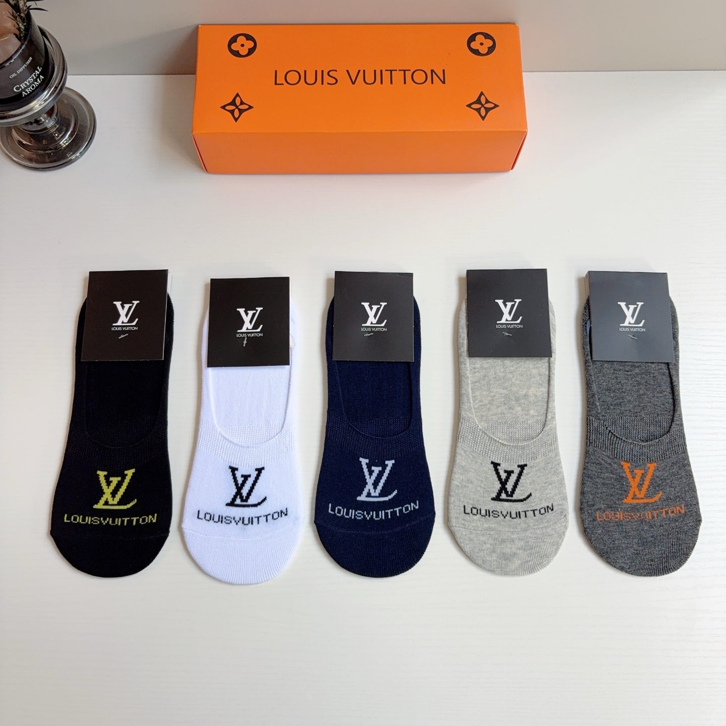 配包装（一盒5双）  LV  路易威登 经典字母短款船袜 纯棉面料，潮人必备款袜子 个性时尚百搭款，你值得拥有！