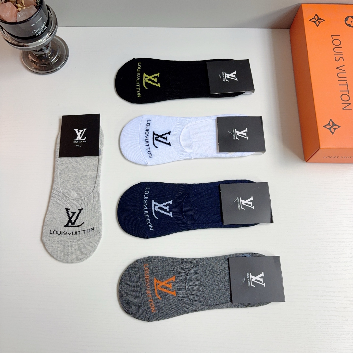 配包装（一盒5双）  LV  路易威登 经典字母短款船袜 纯棉面料，潮人必备款袜子 个性时尚百搭款，你值得拥有！
