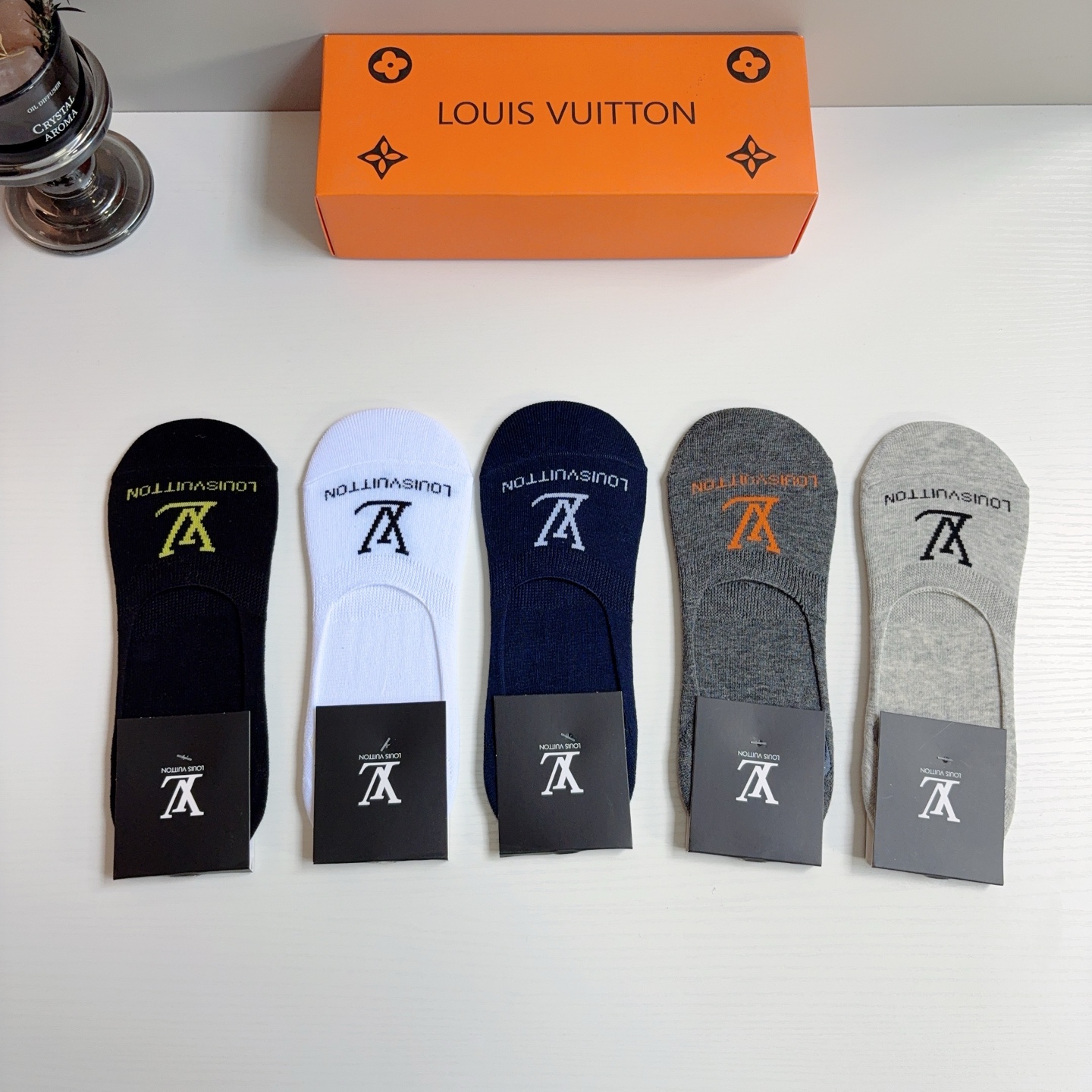 配包装（一盒5双）  LV  路易威登 经典字母短款船袜 纯棉面料，潮人必备款袜子 个性时尚百搭款，你值得拥有！