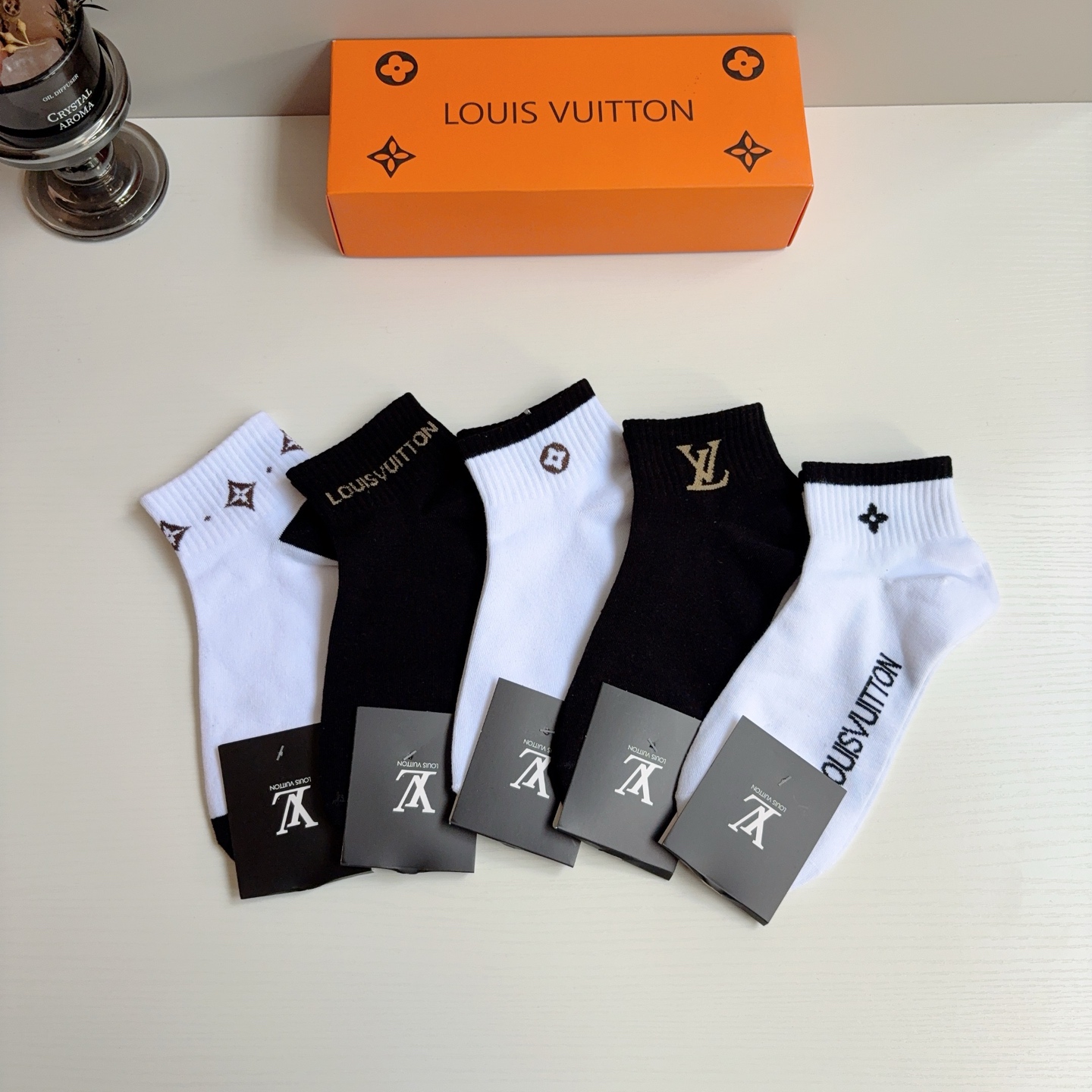NO:880866,Comes with packaging (5 pairs in a box) LV Louis Vuitton's super popular men's socks, pure cotton fabric, classic letter logo boat socks, personalized, fashionable and versatile!  socks, stockings, socks, louis vuitton, louis vuitton, socks19860909配包装（一盒5双）  LV 路易威登 超火男款袜子 纯棉面料,经典字母logo船袜,个性时尚百搭款！袜子,丝袜,袜子,louis vuitton,louis vuitton,socks,accessory