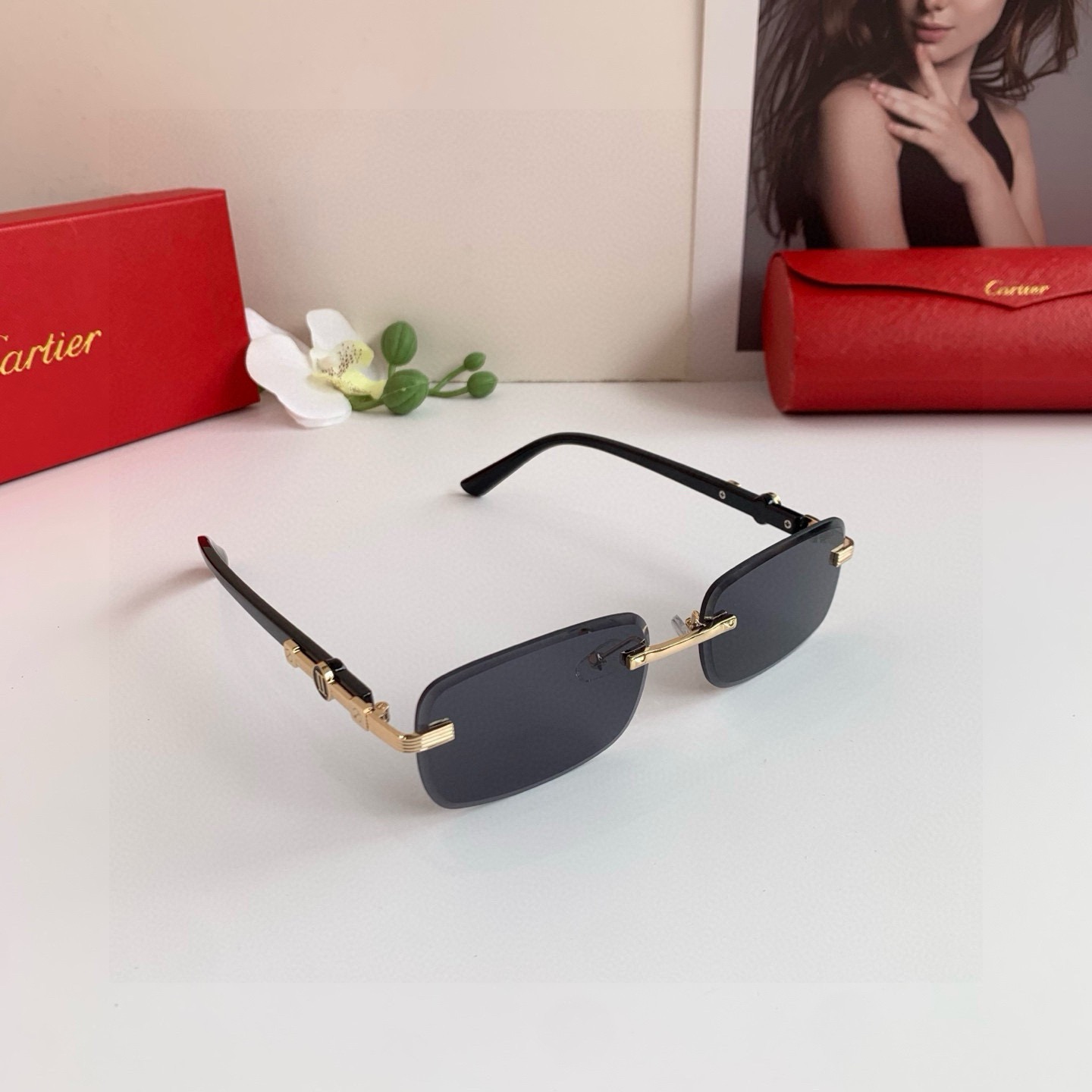 NO:926851,CARTIE*Cartier's new street style sunglasses, frameless fashion sunglasses for men and women, ultra-light, exquisite craftsmanship and full of temperament!  The symbol of ultra-high-end luxury!  glasses, sunglasses, sunglasses, glasses, cartier, cartier19860909CARTIE*卡地亚 新款街拍太阳镜 无框时尚男女款墨镜 超轻工艺精湛气质十足！超高档奢华的象征！眼镜墨镜太阳镜,眼镜,cartier,cartier,glasses