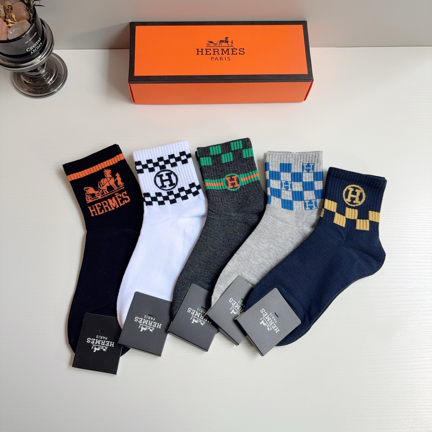 NO:880962,Comes with packaging [5 pairs in a box] HERMES high-version men's mid-calf socks, super soft and essential for fashionable people, high-quality socks purchased from counters!  socks, stockings, socks, hermes, hermes, socks19860909配包装【一盒5双】 HERMES爱马仕高版本男款中筒袜子超级柔软潮人必不能少的专柜代购品质袜子！袜子,丝袜,袜子,hermes,hermes,socks,accessory
