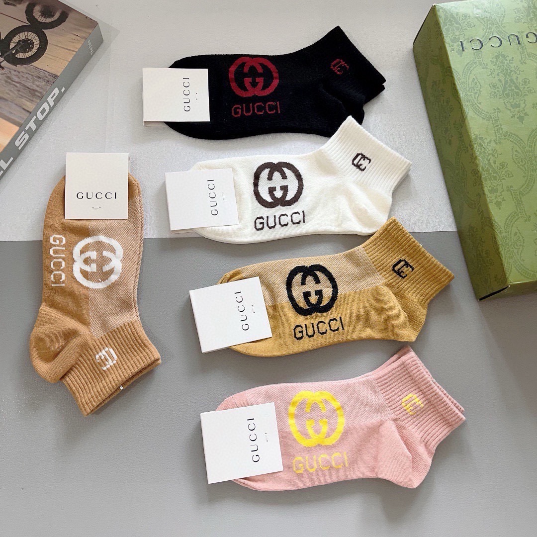 配包装（一盒5双） Gucci 古奇 ins超火爆小单品袜子，纯棉面料，潮人必备 ，Gucci 爆款，经典双G袜，个性时