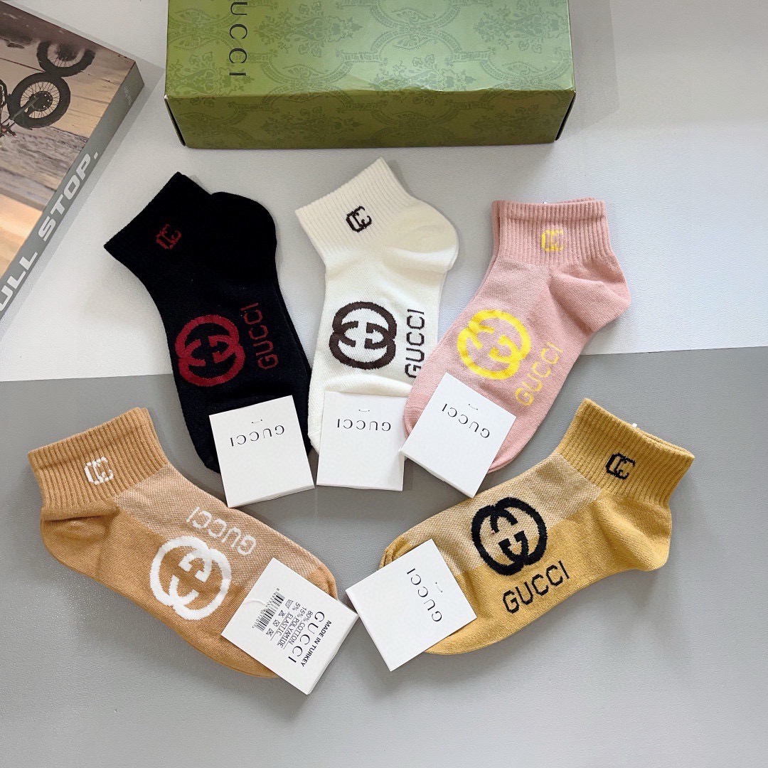配包装（一盒5双） Gucci 古奇 ins超火爆小单品袜子，纯棉面料，潮人必备 ，Gucci 爆款，经典双G袜，个性时