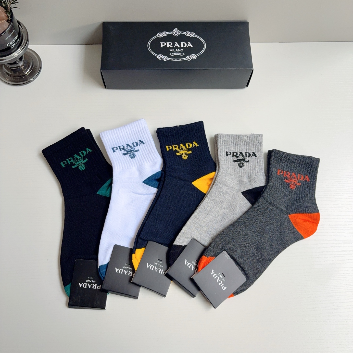 NO:920266,Comes with packaging (5 pairs in a box) PRADA New men's mid-calf socks, pure cotton fabric, a must-have for fashionistas, personalized, fashionable and versatile!  socks, stockings, socks, prada, prada, socks19860909配包装（一盒5双） PRADA 普拉达 新款男款中筒袜子、纯棉面料,潮人必备款,个性时尚百搭款！袜子,丝袜,袜子,prada,prada,socks,accessory