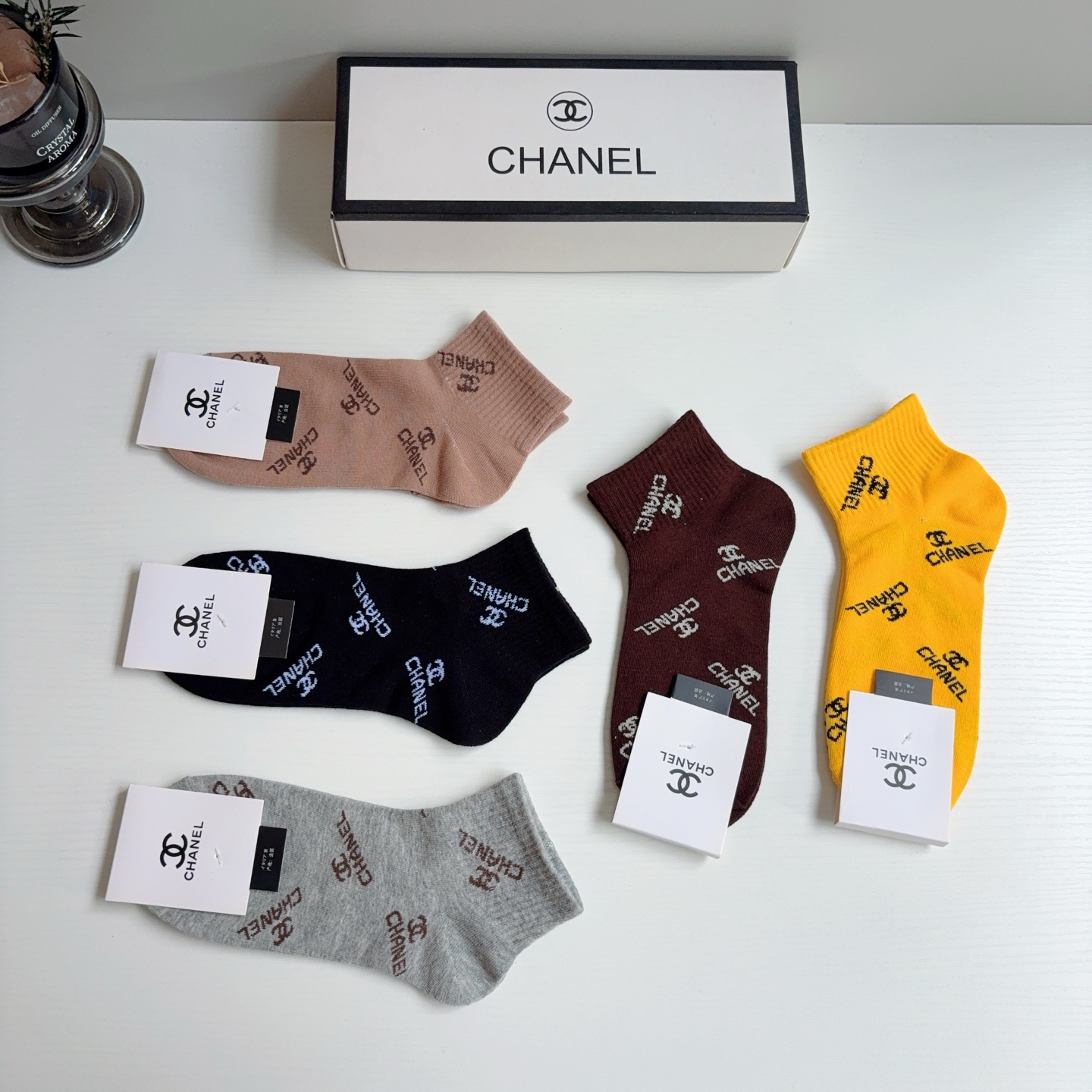 配包装（一盒5双） CHANEL 香奈儿经典短袜 纯棉材质柔软，经典双C图案logo，大牌出街！