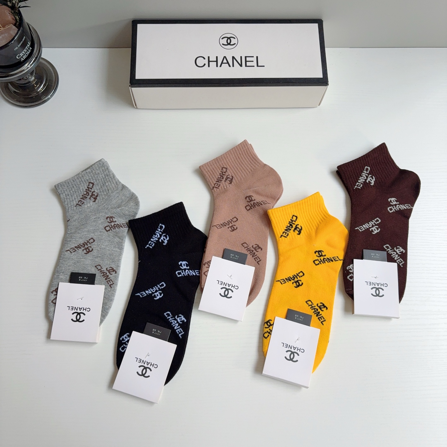 配包装（一盒5双） CHANEL 香奈儿经典短袜 纯棉材质柔软，经典双C图案logo，大牌出街！