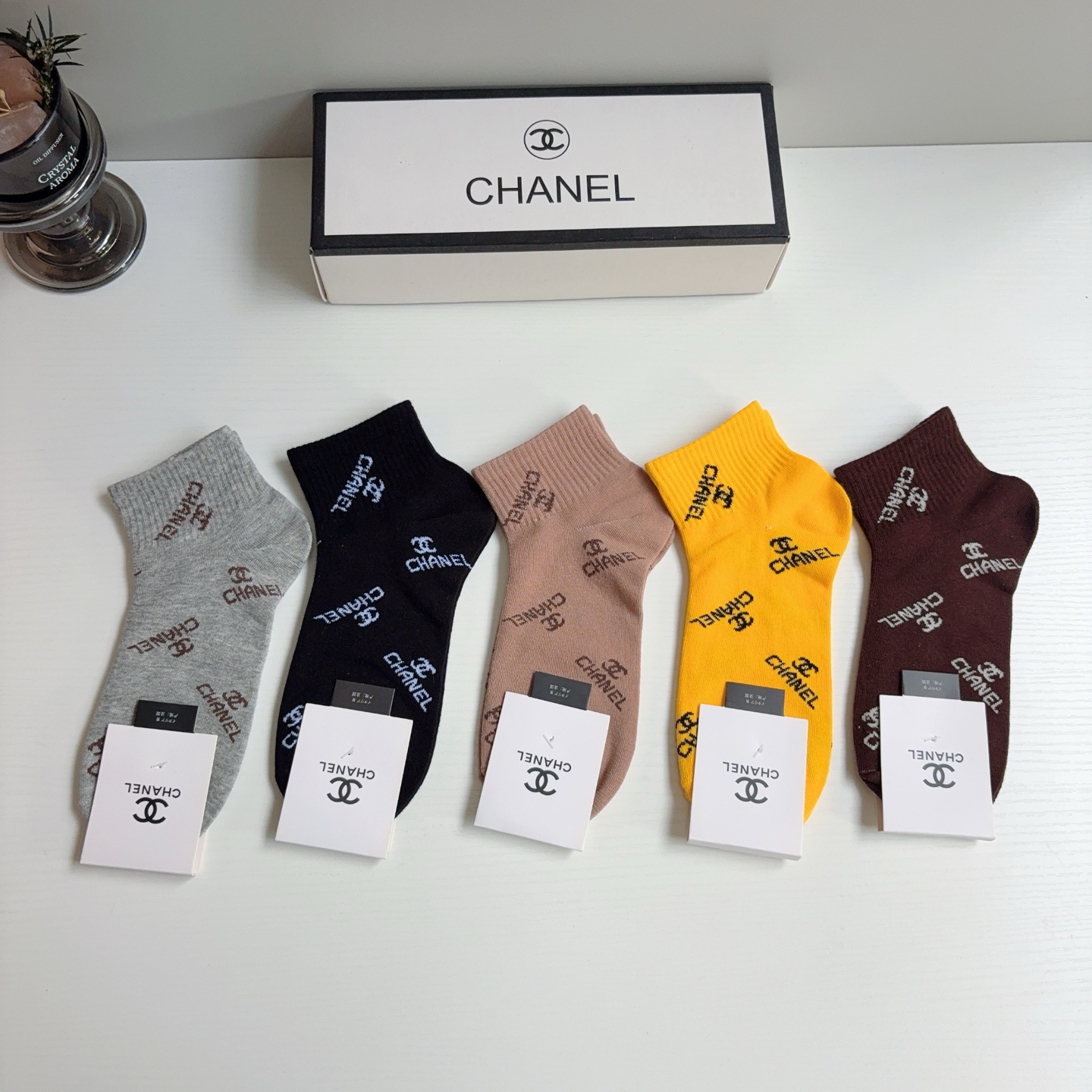 配包装（一盒5双） CHANEL 香奈儿经典短袜 纯棉材质柔软，经典双C图案logo，大牌出街！