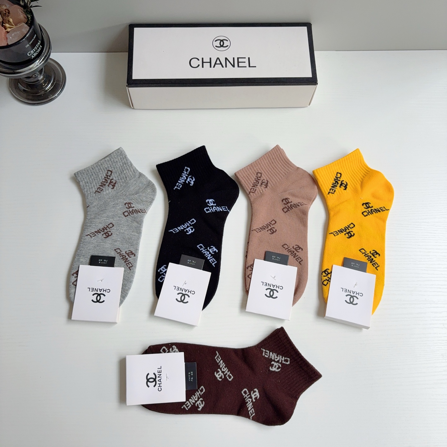 配包装（一盒5双） CHANEL 香奈儿经典短袜 纯棉材质柔软，经典双C图案logo，大牌出街！