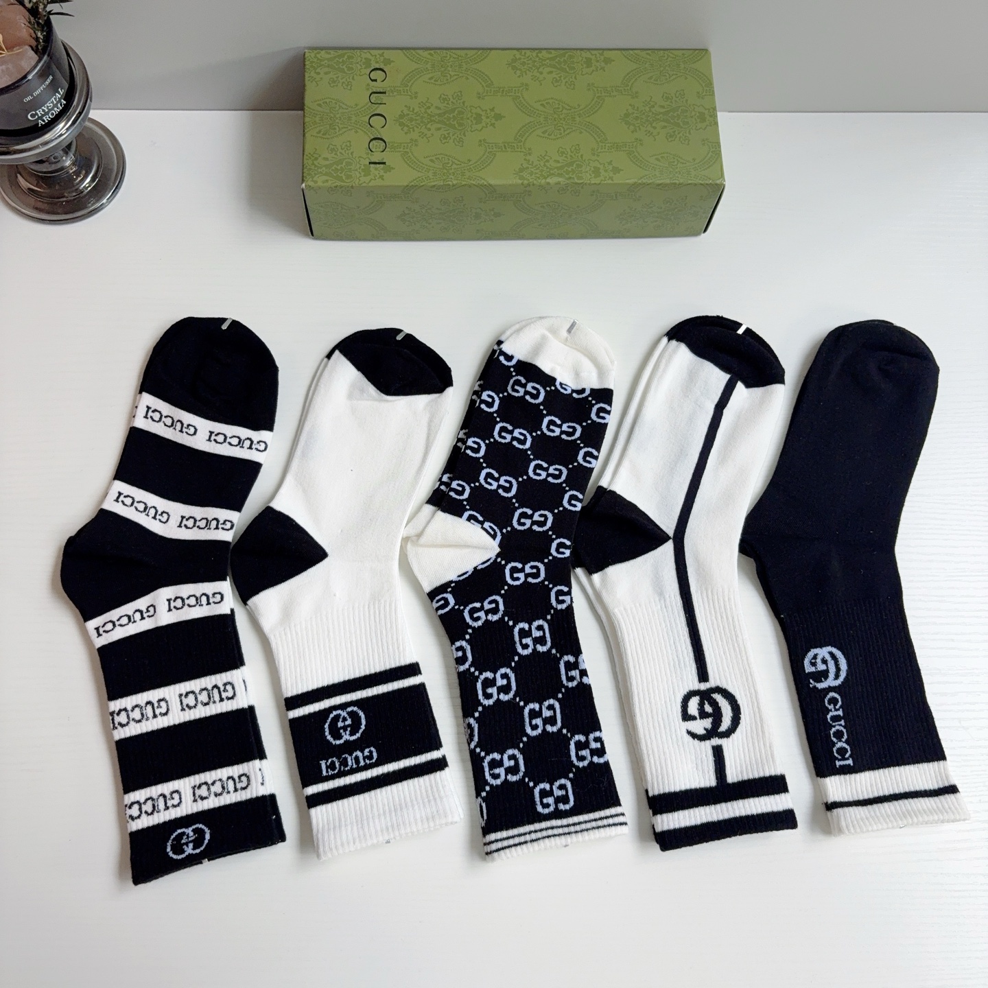 配包装（一盒5双）  Gucci 古奇 ins超火长筒袜子、纯棉面料，潮人必备 ，经典双G字母，个性时尚百搭款！