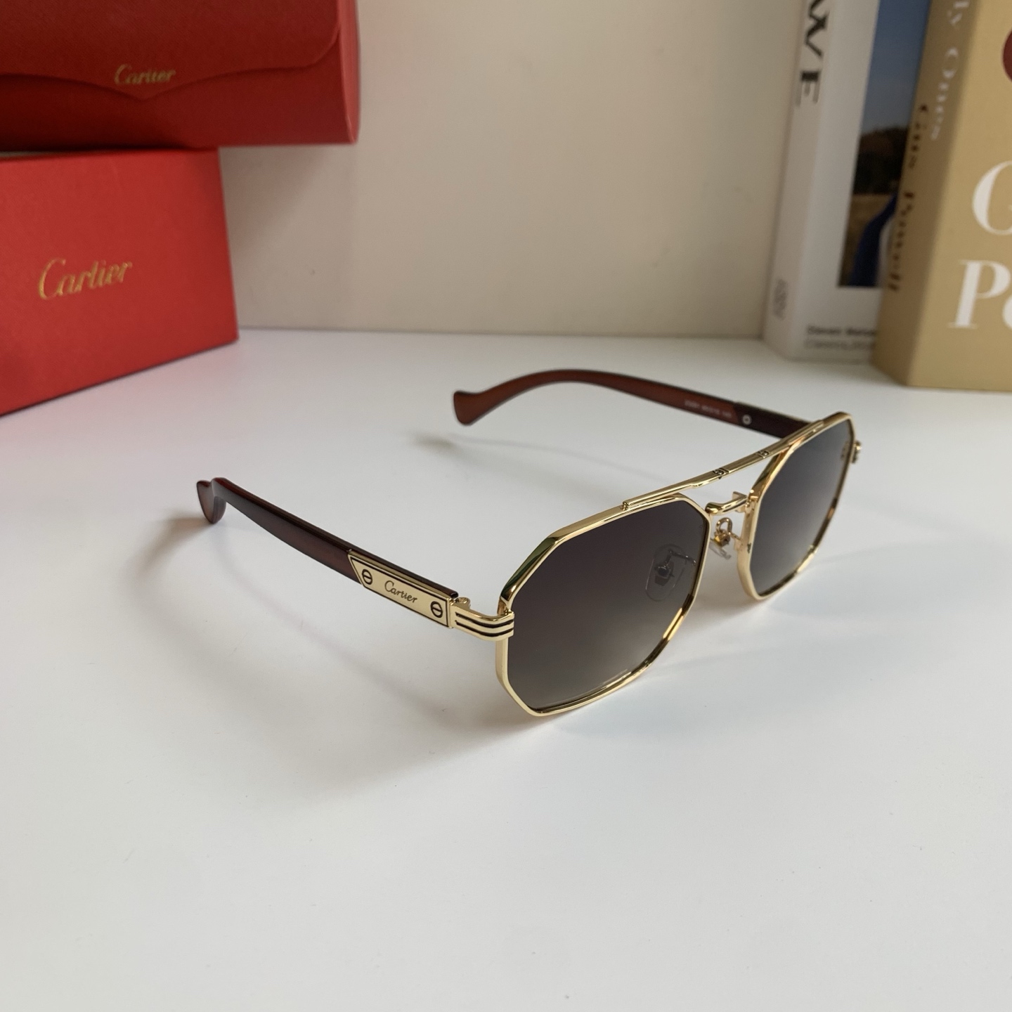 NO:949386,CARTIE* Cartier's new metal frame sunglasses, fashionable men's and women's sunglasses, ultra-light, exquisite craftsmanship and full of temperament!  The symbol of ultra-high-end luxury!  glasses, sunglasses, sunglasses, glasses, cartier, cartier19860909CARTIE*卡地亚 新款金属框太阳镜 时尚男女款墨镜 超轻工艺精湛气质十足！超高档奢华的象征！眼镜墨镜太阳镜,眼镜,cartier,cartier,glasses