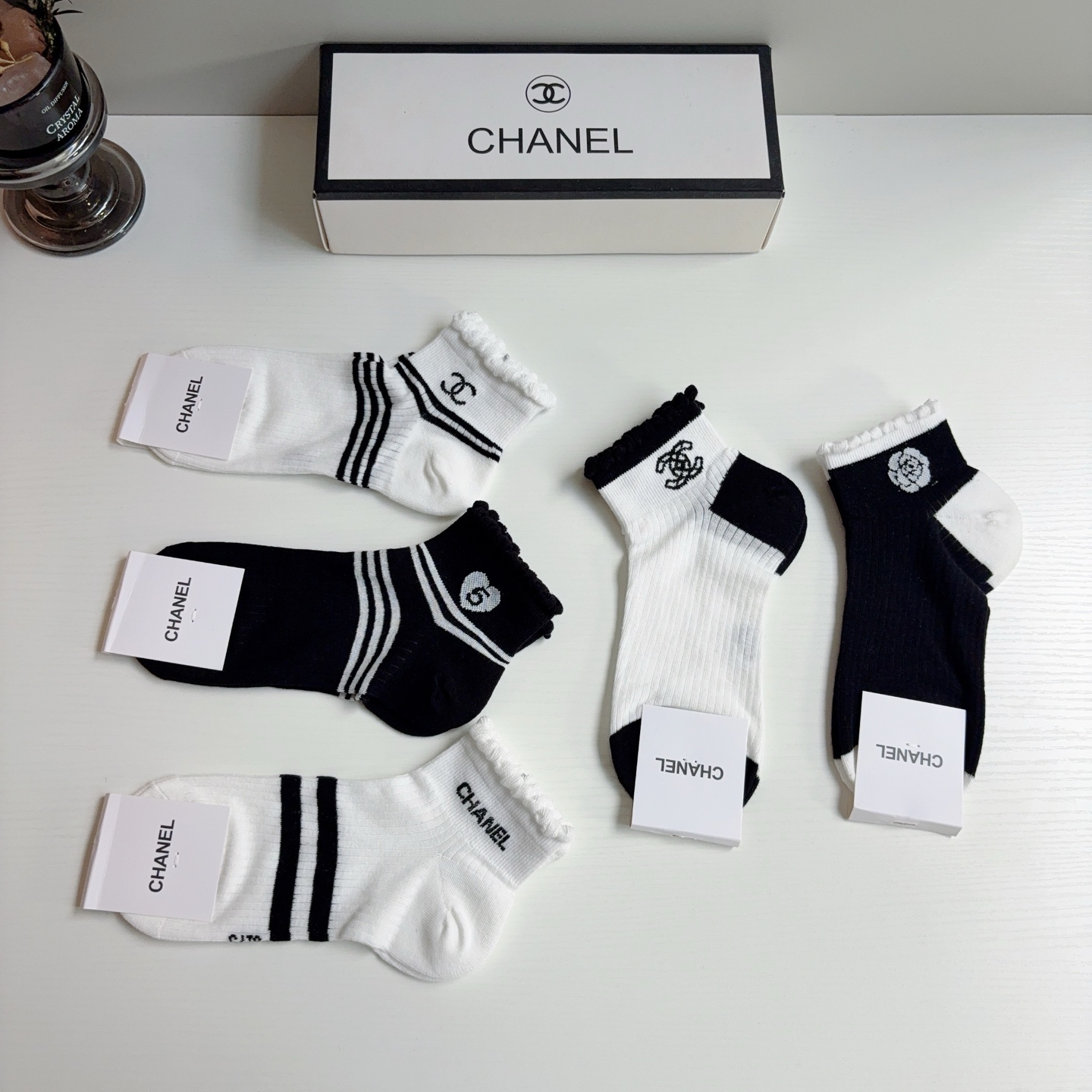 配包装【一盒5双】 CHANEL · 香奈儿 新款冰丝袜子 网红短筒袜子❗️ins明星网红推荐❗️轻薄柔软透气！   