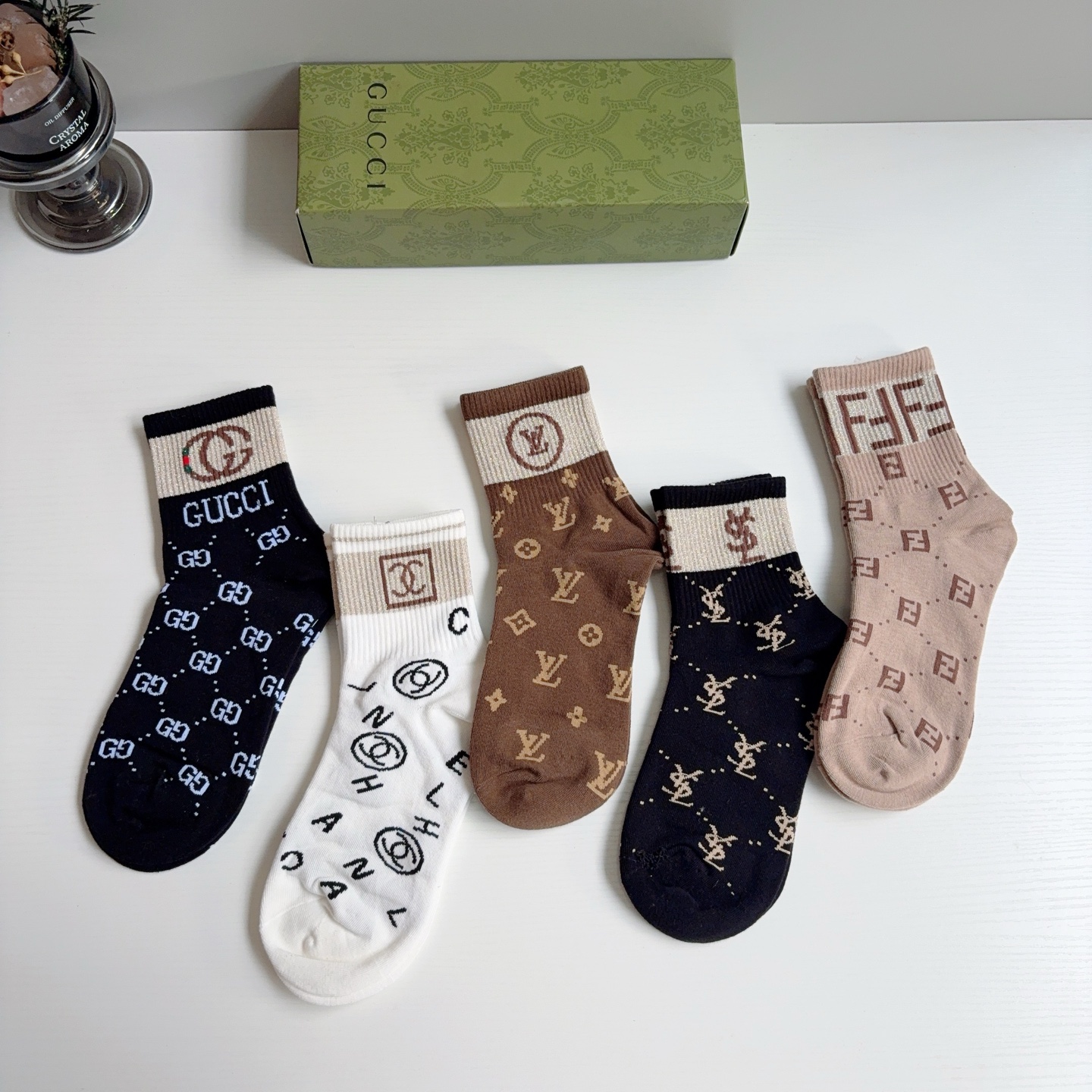 配包装（一盒5双） GUCCI 古奇 新款中筒袜子！纯棉面料，火爆图案，专柜同步中筒袜子，💛大牌出街，潮人必备。超好搭