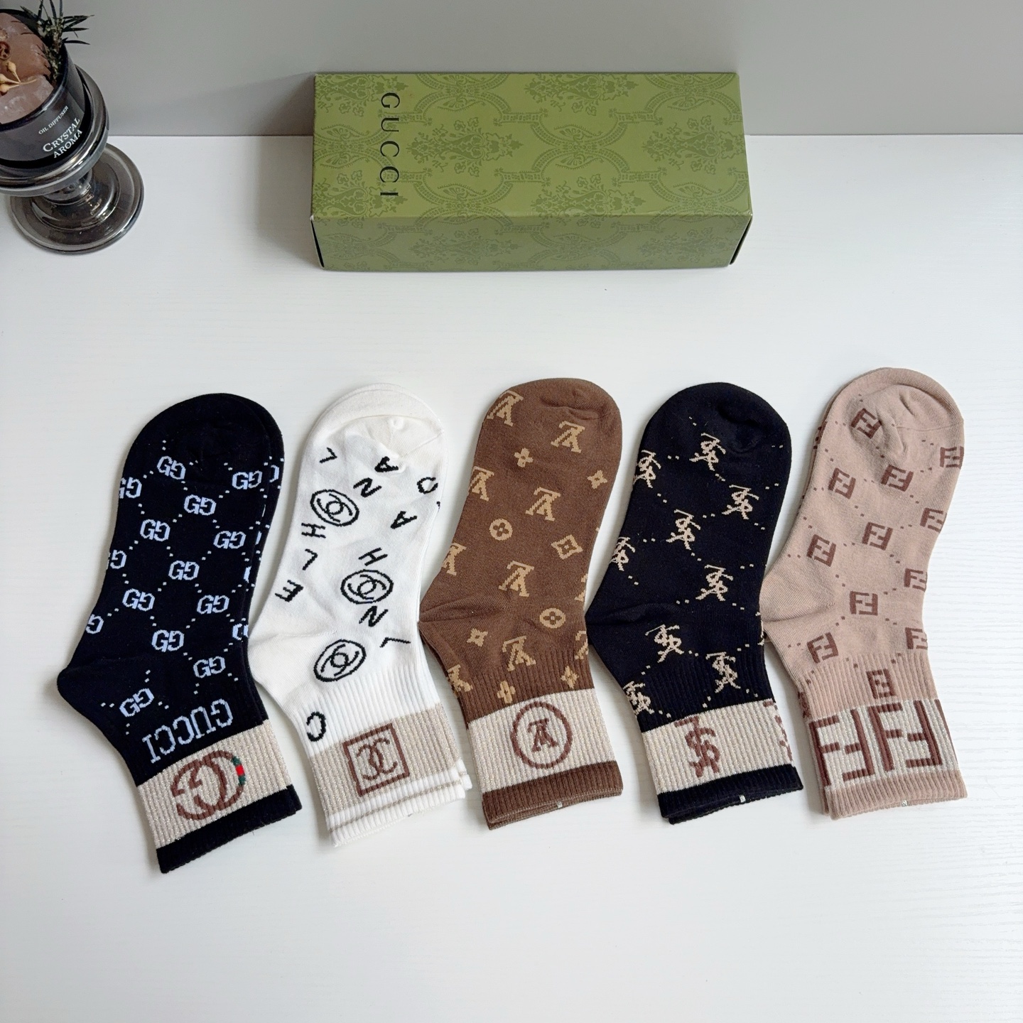 配包装（一盒5双） GUCCI 古奇 新款中筒袜子！纯棉面料，火爆图案，专柜同步中筒袜子，💛大牌出街，潮人必备。超好搭