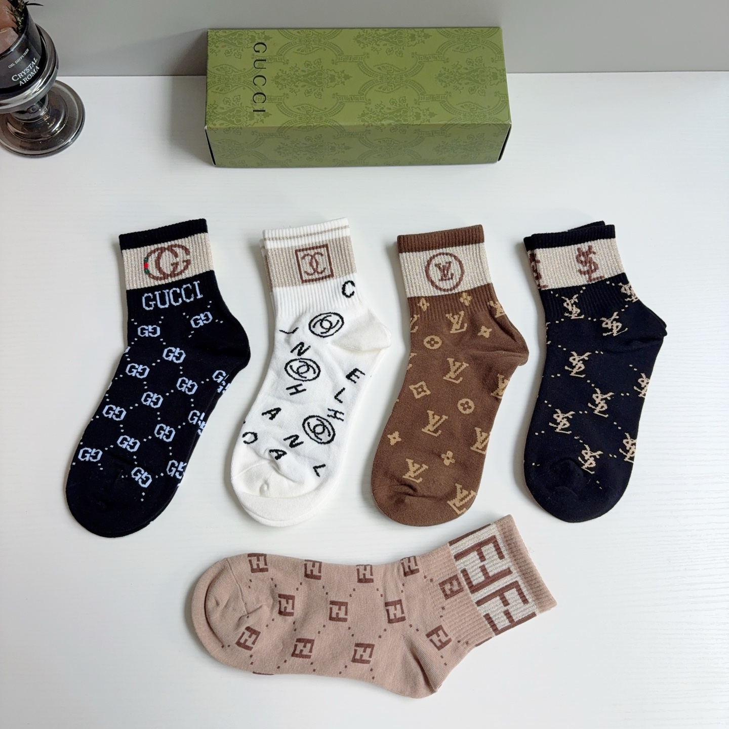 配包装（一盒5双） GUCCI 古奇 新款中筒袜子！纯棉面料，火爆图案，专柜同步中筒袜子，💛大牌出街，潮人必备。超好搭