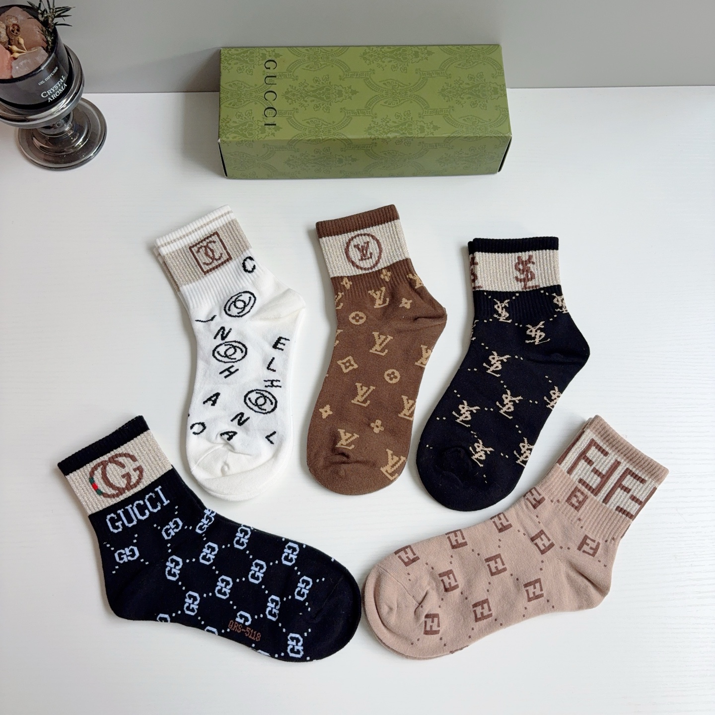 配包装（一盒5双） GUCCI 古奇 新款中筒袜子！纯棉面料，火爆图案，专柜同步中筒袜子，💛大牌出街，潮人必备。超好搭