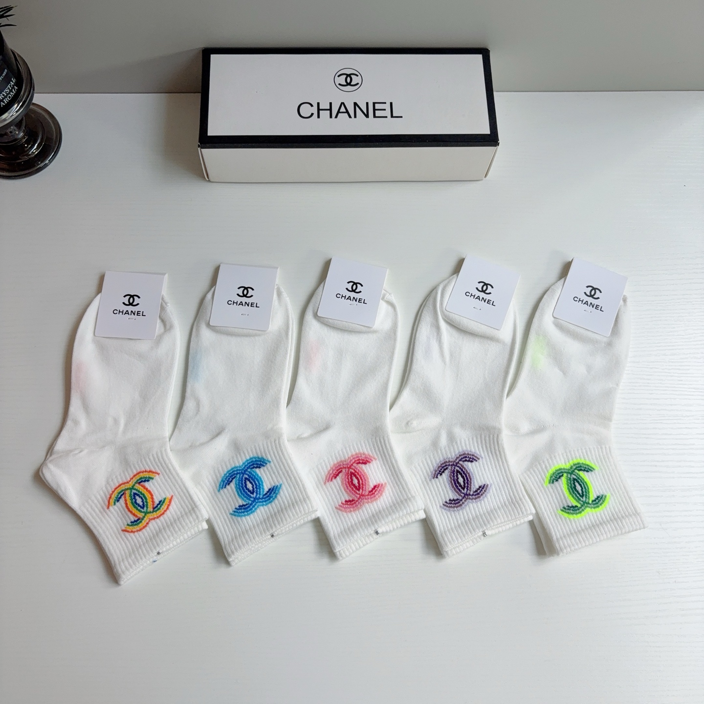 配包装（一盒5双） CHANEL 香奈儿经典袜子、纯棉材质经典双C图案logo，大牌出街，潮人必备，超好搭❗️