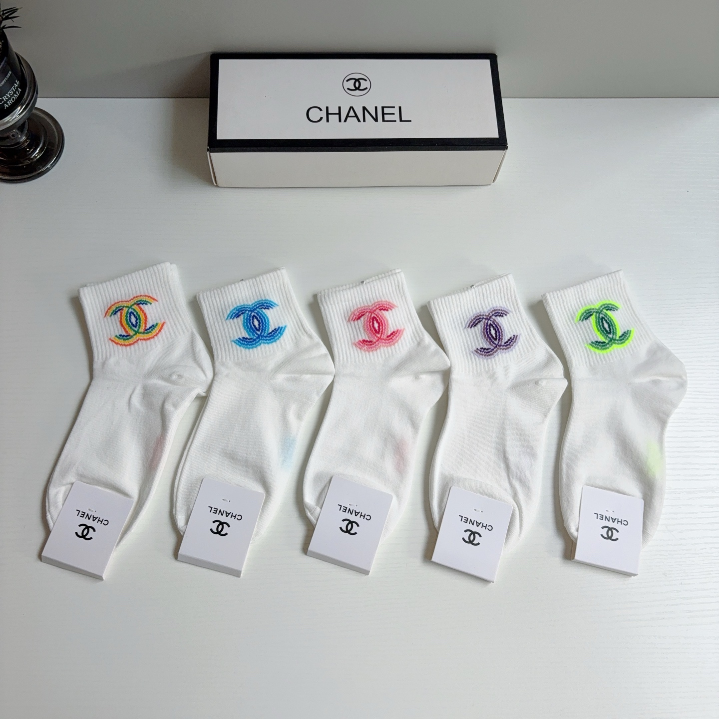 配包装（一盒5双） CHANEL 香奈儿经典袜子、纯棉材质经典双C图案logo，大牌出街，潮人必备，超好搭❗️