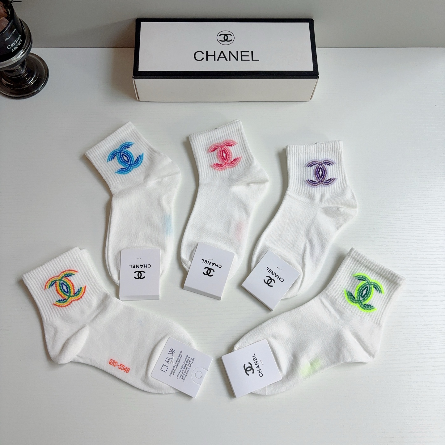 配包装（一盒5双） CHANEL 香奈儿经典袜子、纯棉材质经典双C图案logo，大牌出街，潮人必备，超好搭❗️