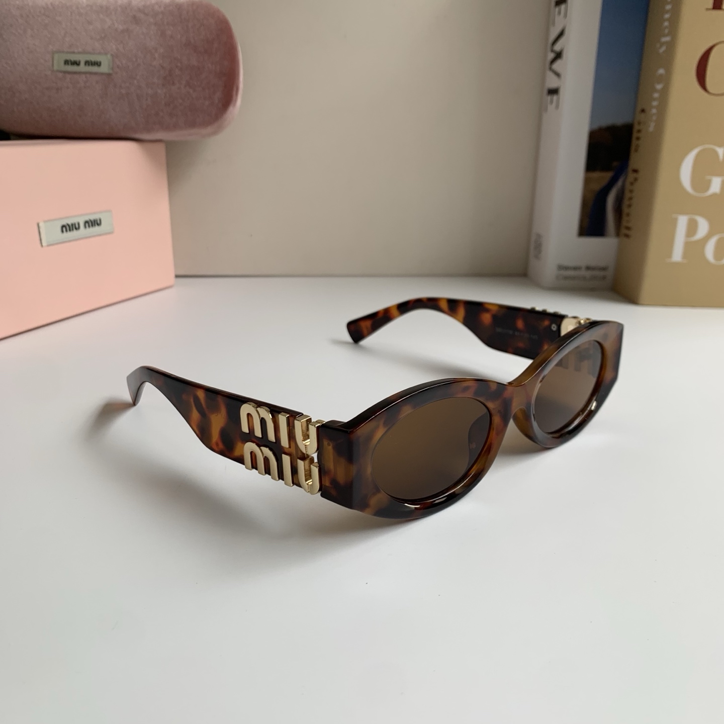 NO:953119,MIUMIU new sunglasses for men and women, high-end sun protection, European and American fashion glasses, giant slim Korean sunglasses, sunglasses, sunglasses, glasses, miumiu19860909缪缪MIUMIU 新款墨镜男女高级感防晒欧美时尚眼镜 巨显瘦韩系太阳眼镜眼镜墨镜太阳镜,眼镜,miumiu,glasses