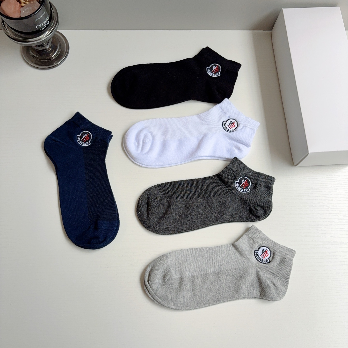 配包装【一盒5双】 MONCLER 蒙口 高版本刺绣短款袜子。潮人必不可少的时尚专柜代购袜子 ，超好搭配