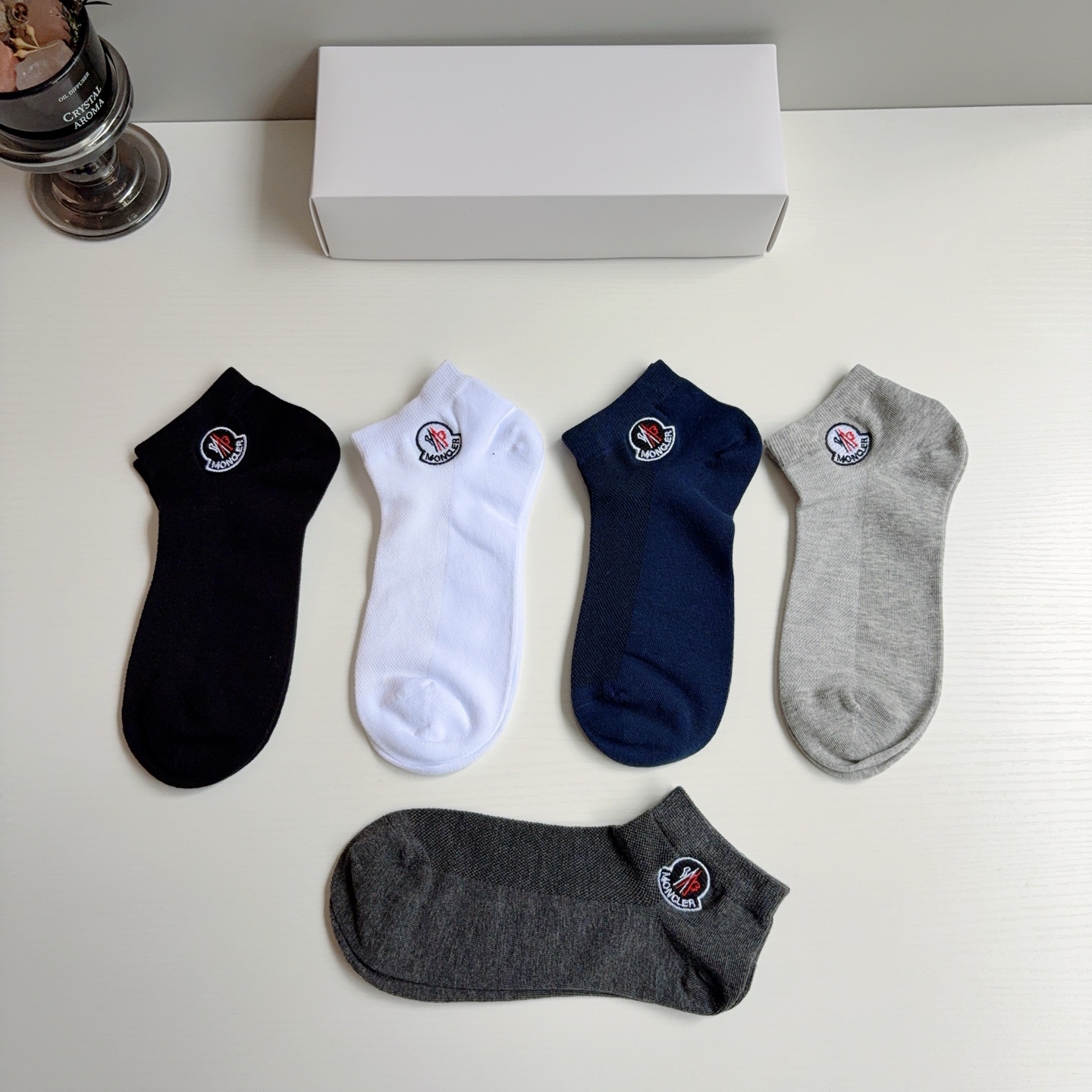 配包装【一盒5双】 MONCLER 蒙口 高版本刺绣短款袜子。潮人必不可少的时尚专柜代购袜子 ，超好搭配