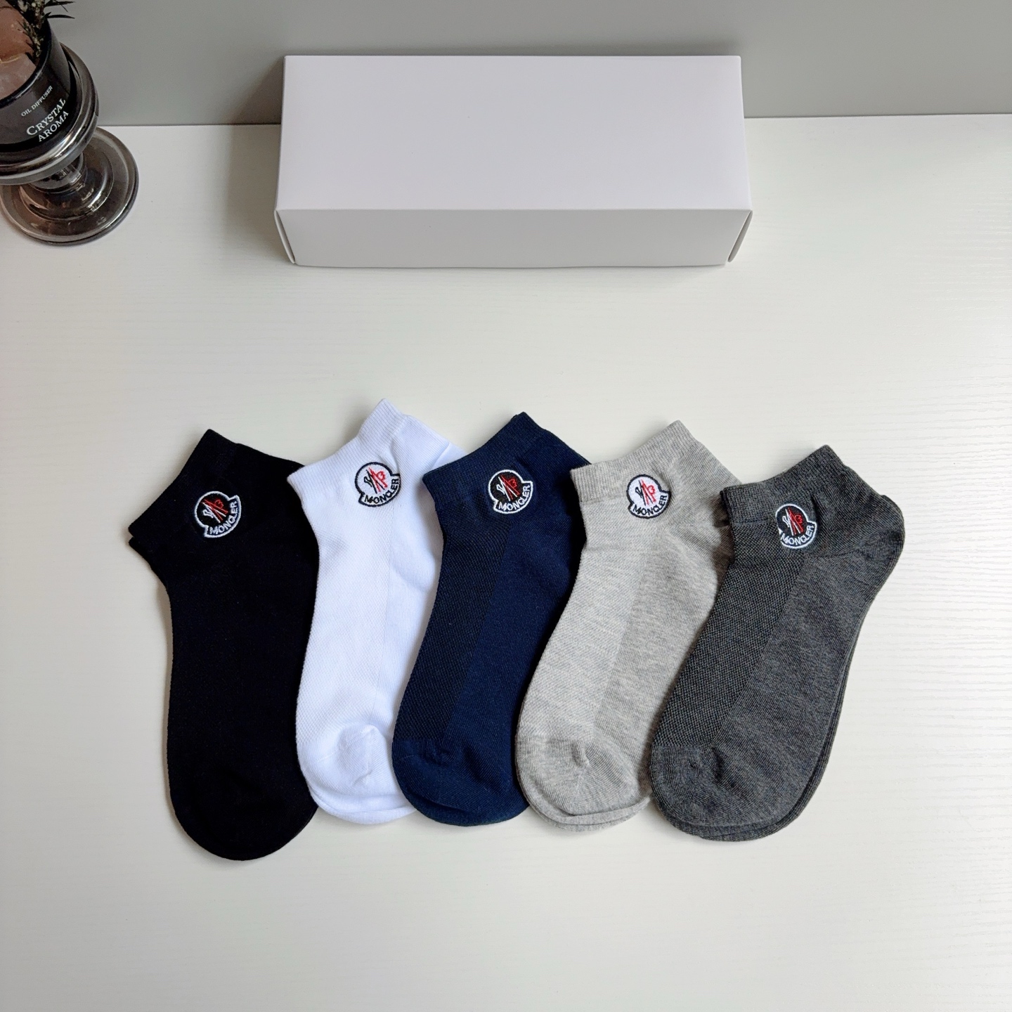配包装【一盒5双】 MONCLER 蒙口 高版本刺绣短款袜子。潮人必不可少的时尚专柜代购袜子 ，超好搭配