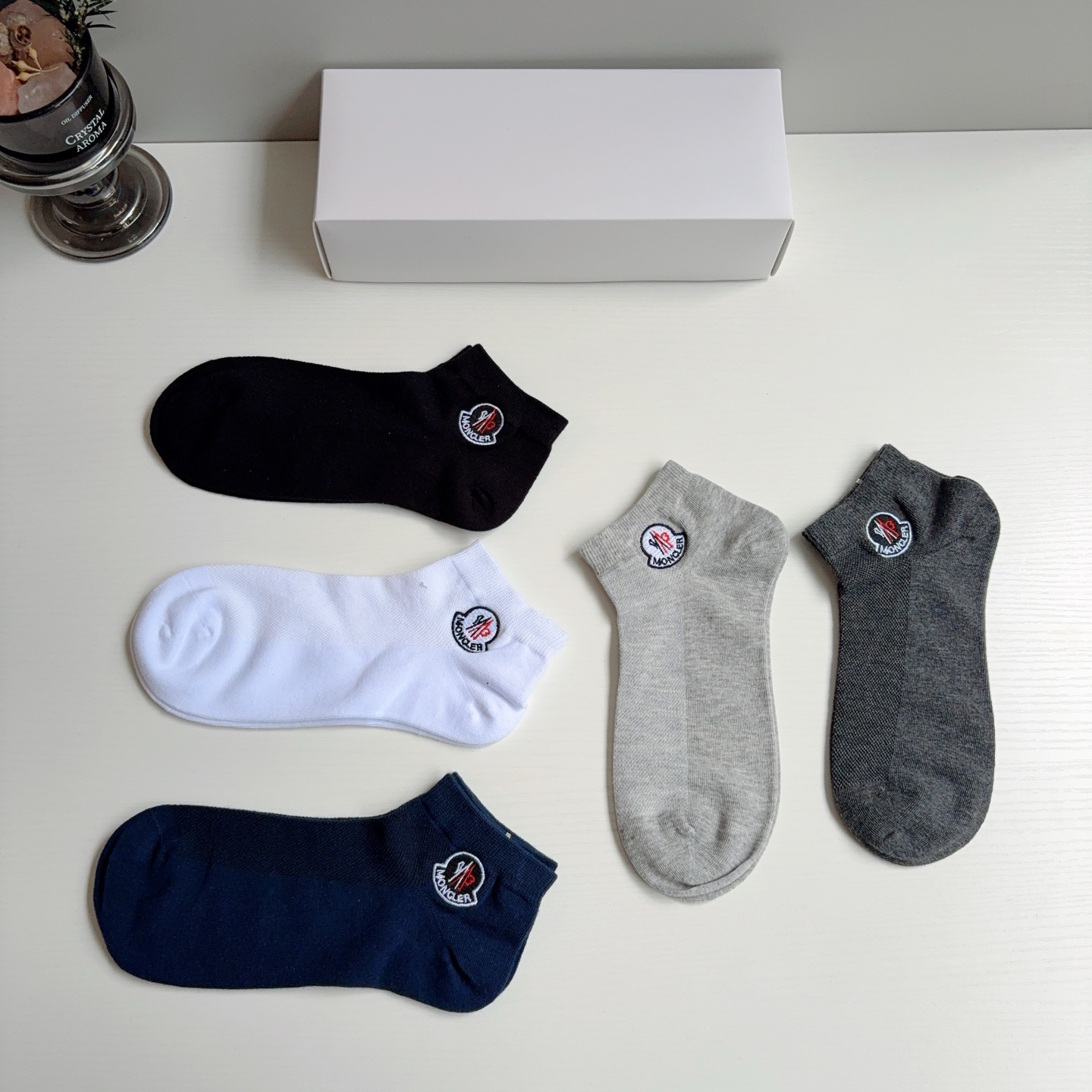 配包装【一盒5双】 MONCLER 蒙口 高版本刺绣短款袜子。潮人必不可少的时尚专柜代购袜子 ，超好搭配