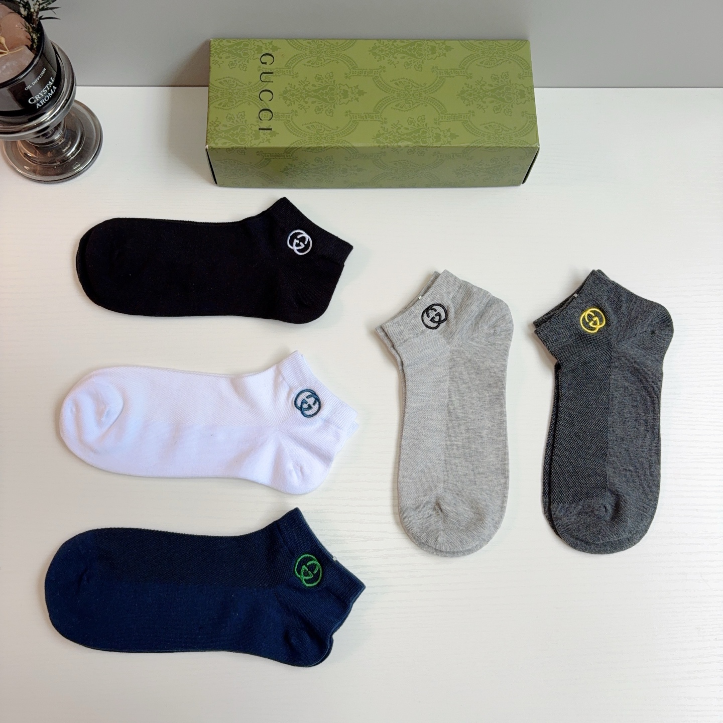 配包装【一盒5双】 Gucci 古奇 高版本刺绣短款袜子。潮人必不可少的时尚专柜代购袜子 ，超好搭配