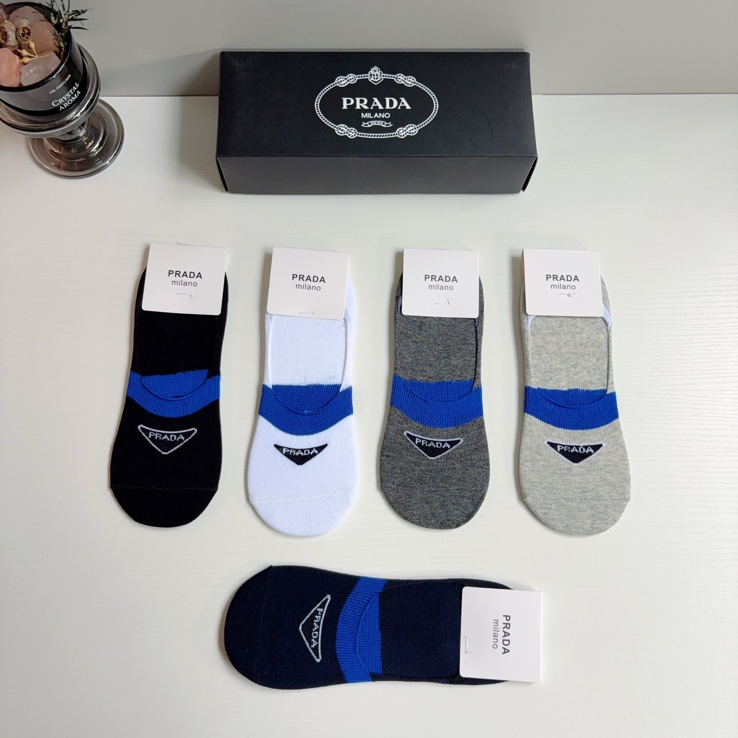 配包装（一盒5双）  PRADA 普拉达 新款船袜 竹棉面料，经典三角标logo 个性时尚百搭款，你值得拥有哦💗