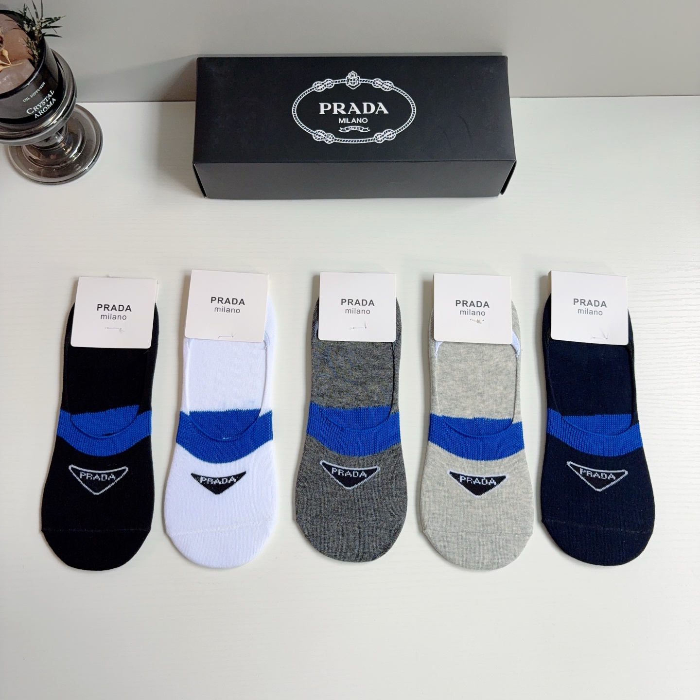 配包装（一盒5双）  PRADA 普拉达 新款船袜 竹棉面料，经典三角标logo 个性时尚百搭款，你值得拥有哦💗