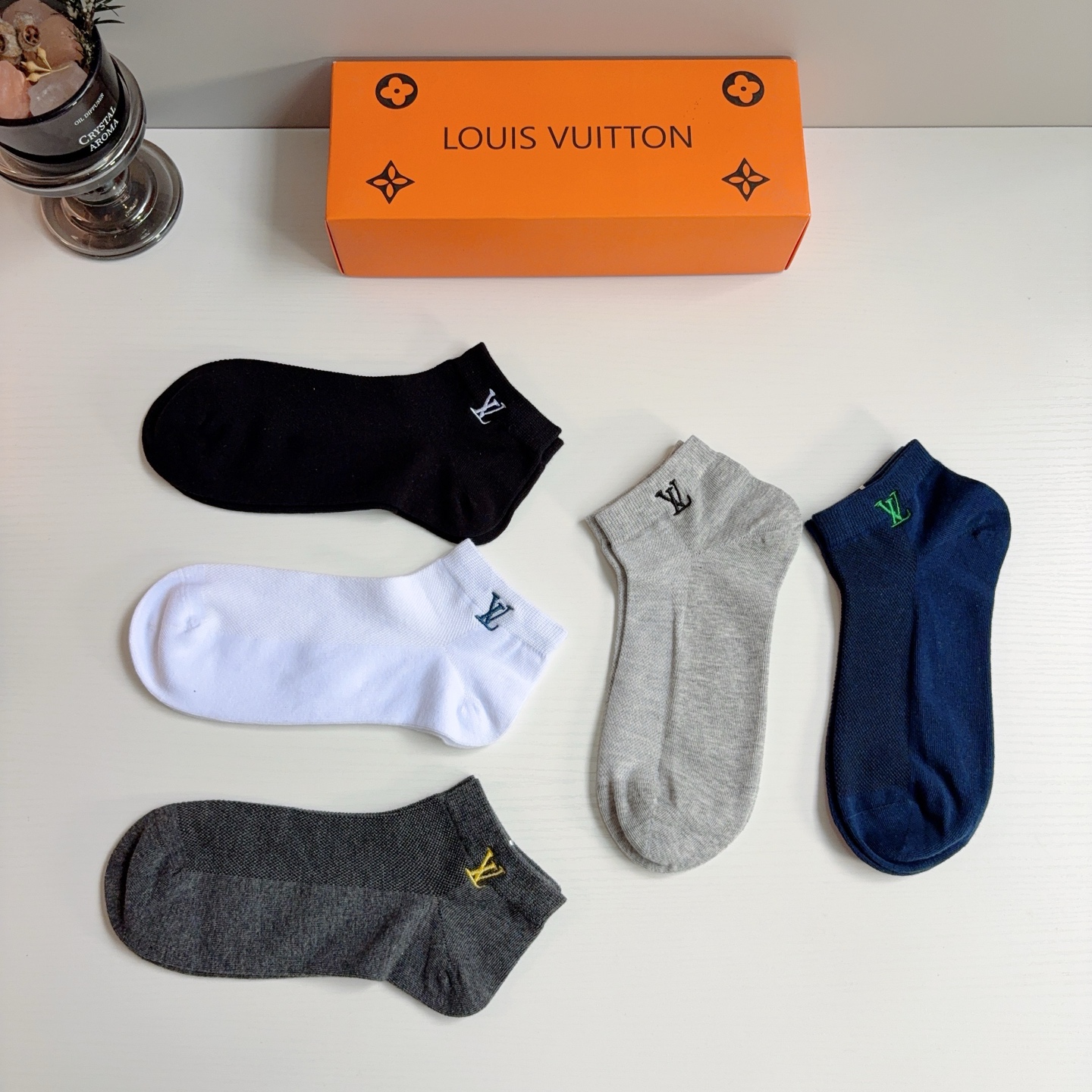 配包装【一盒5双】 LV 路易威登 高版本刺绣短款袜子。潮人必不可少的时尚专柜代购袜子 ，超好搭配