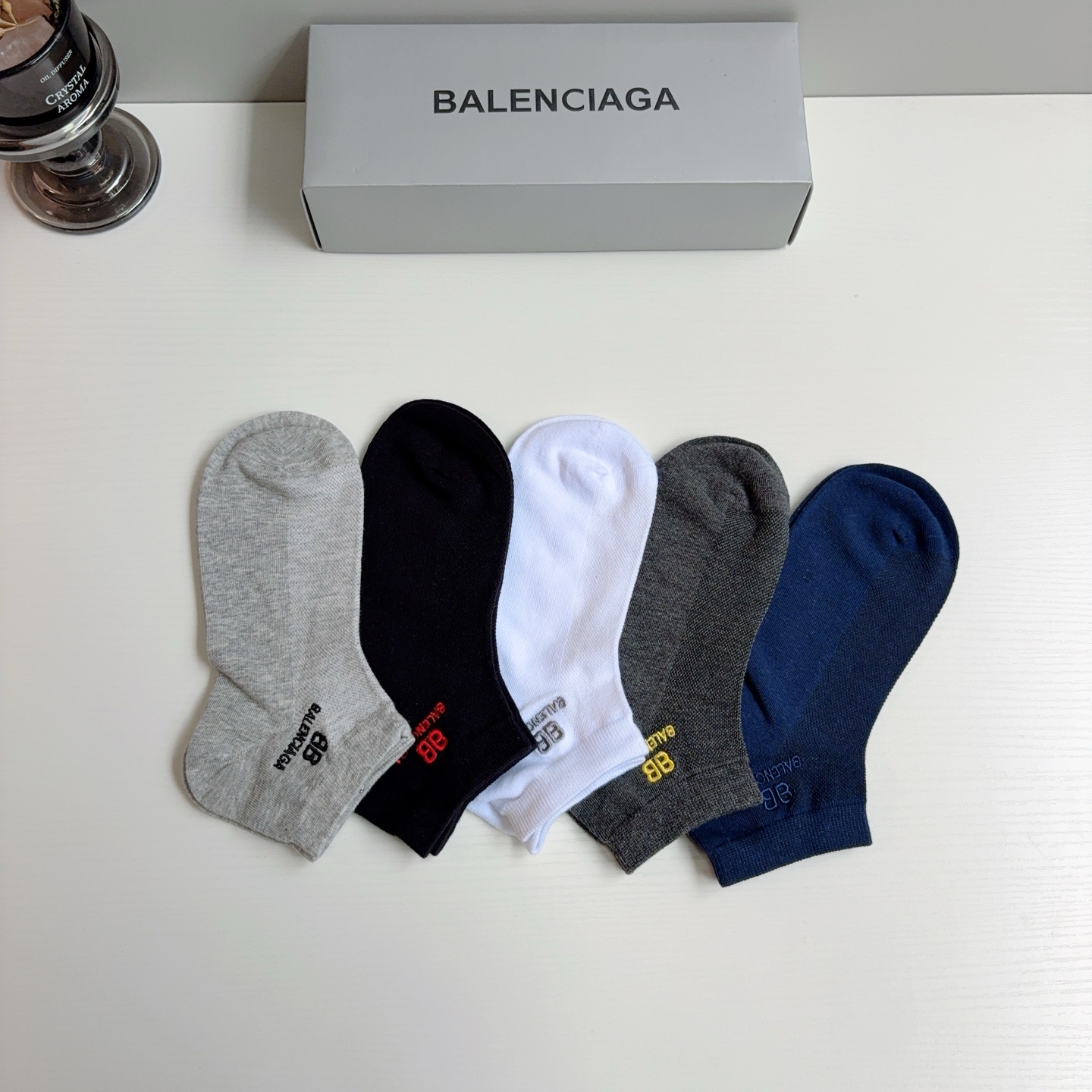 配包装【一盒5双】 BALENCIAGA 巴黎世家 新款刺绣短筒袜子。潮人必不可少的时尚专柜代购袜子 ，超级时尚潮流百搭